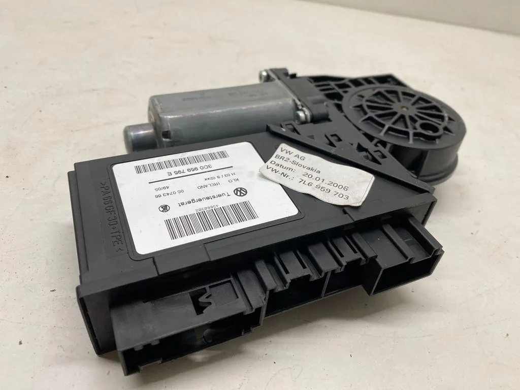 Motor de Vidro Traseiro Esquerdo VW Touareg 7L 7L6959703 image 4
