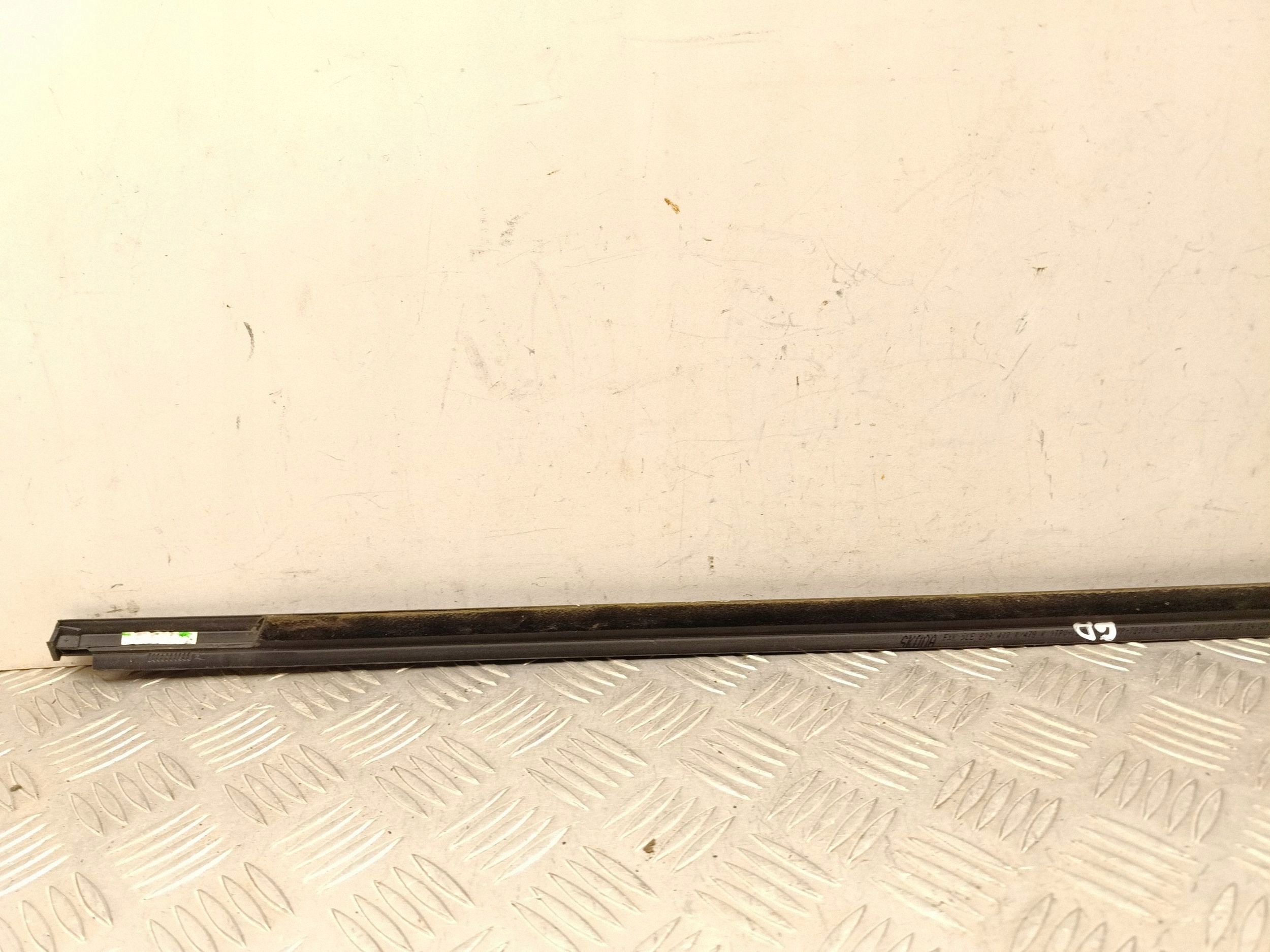 Skoda Enyaq iV 2026 Achterruitstrip 5LE839477K image 5