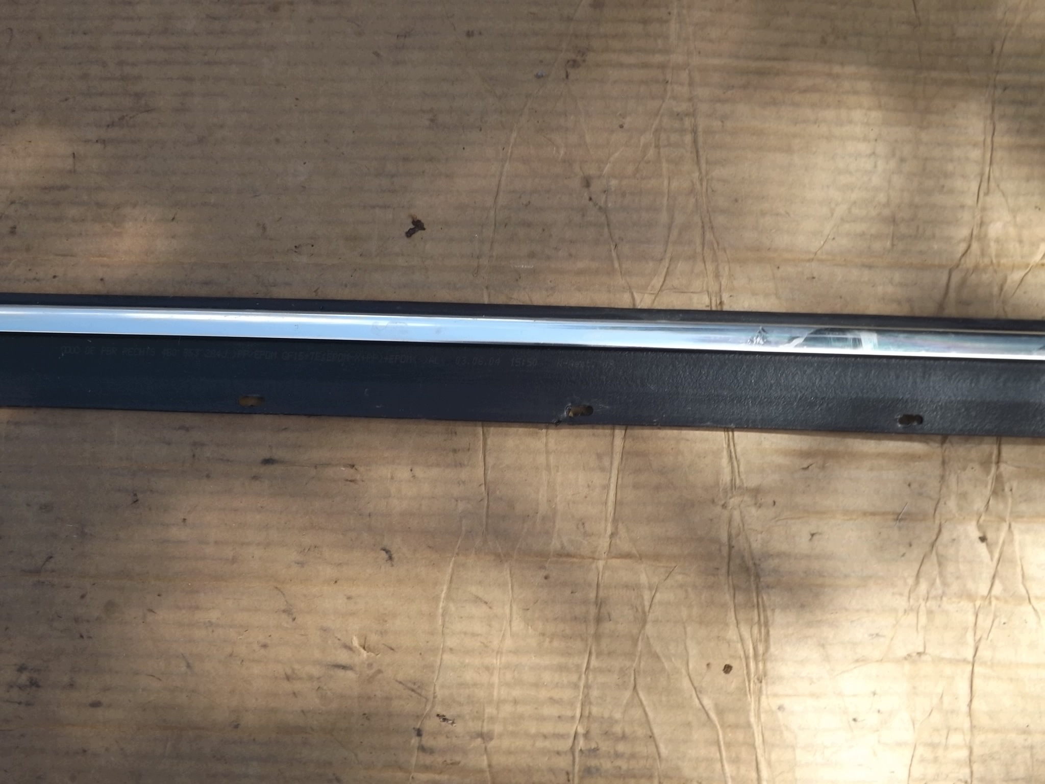 Audi A6 C5 dörrlisthållare höger fram krom image 3