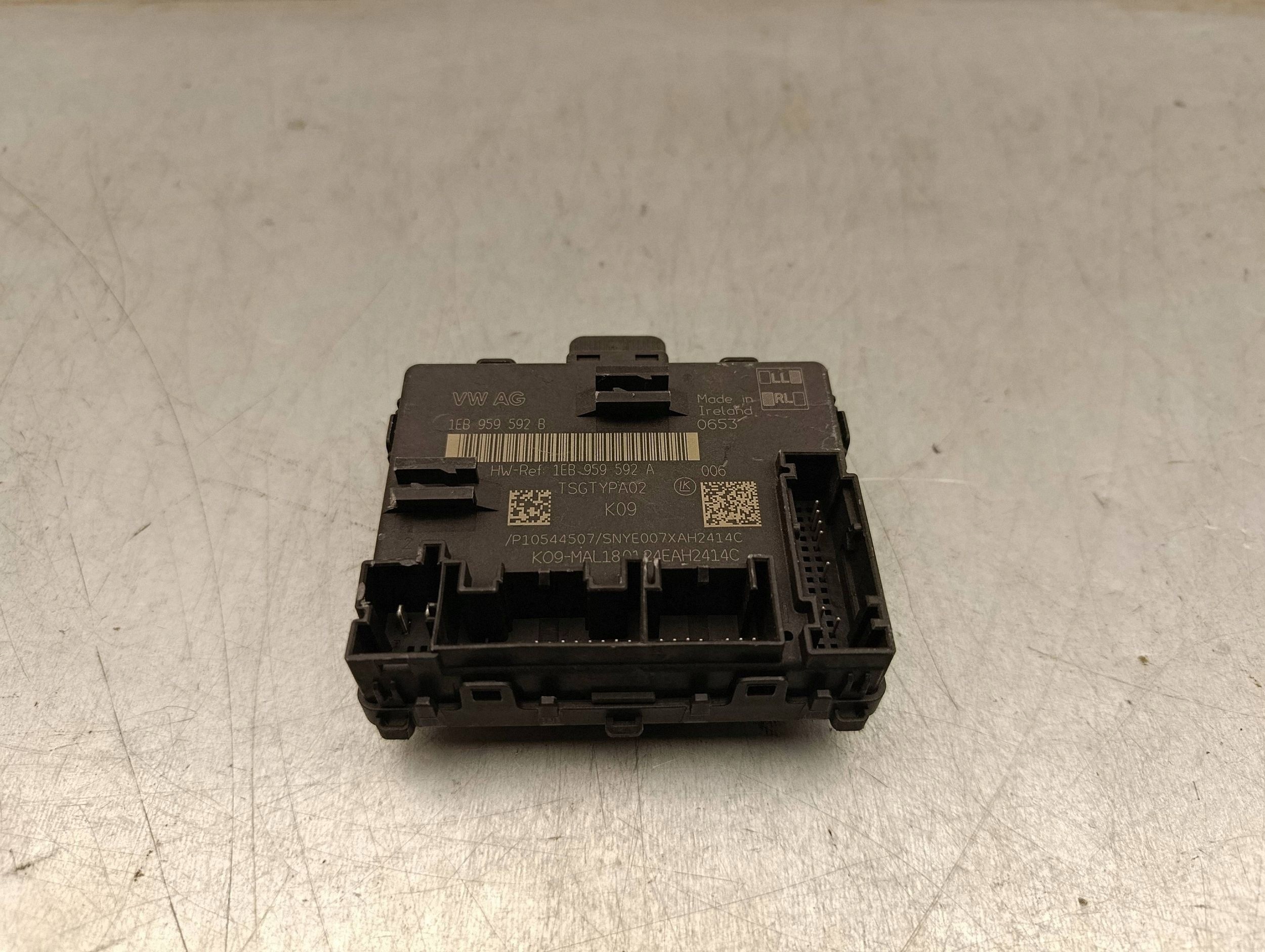 Módulo puerta izquierda Skoda Enyaq 1EB959592B image 2