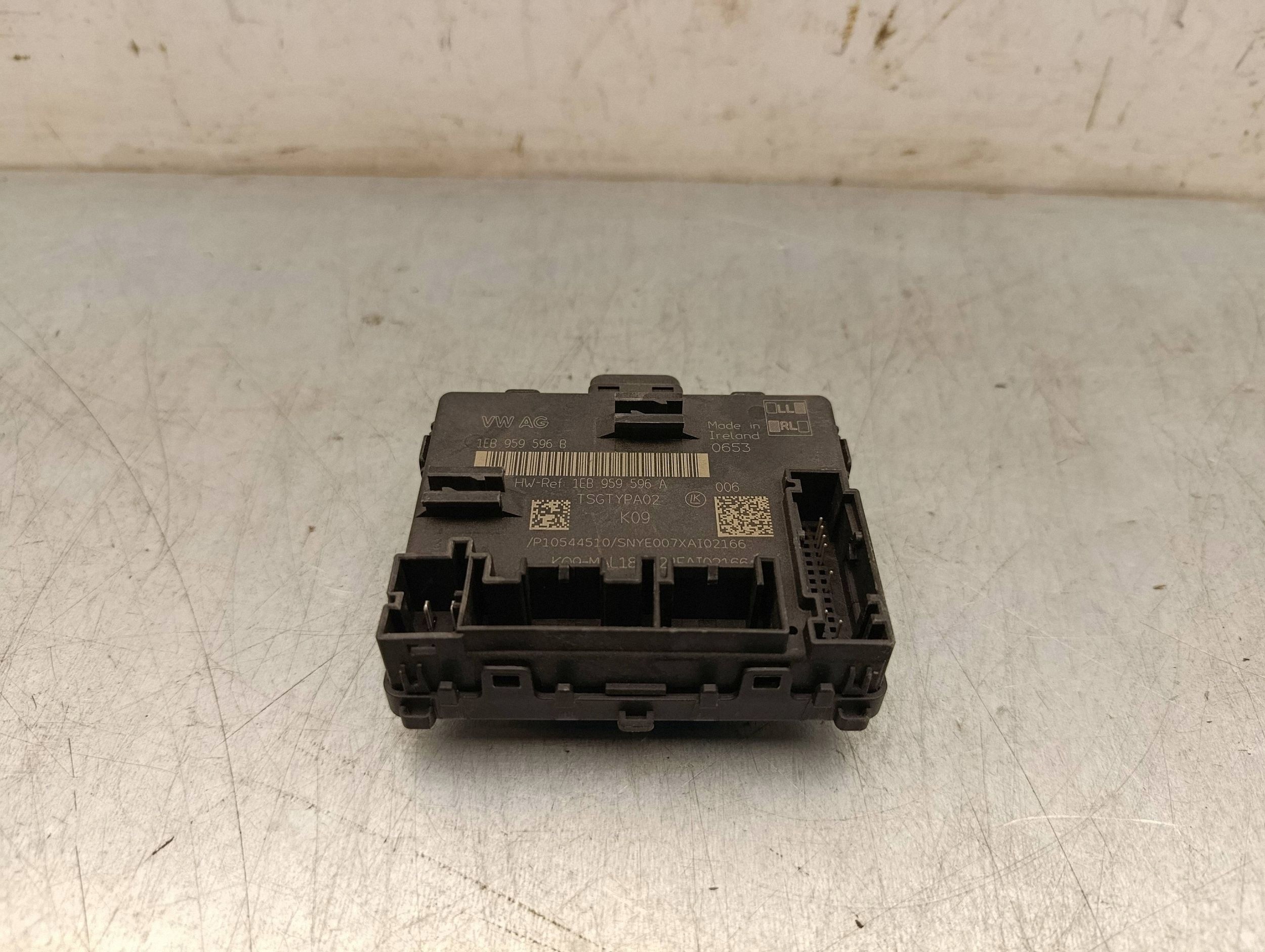 Skoda Enyaq iV Door Control Module 1EB959596B image 2
