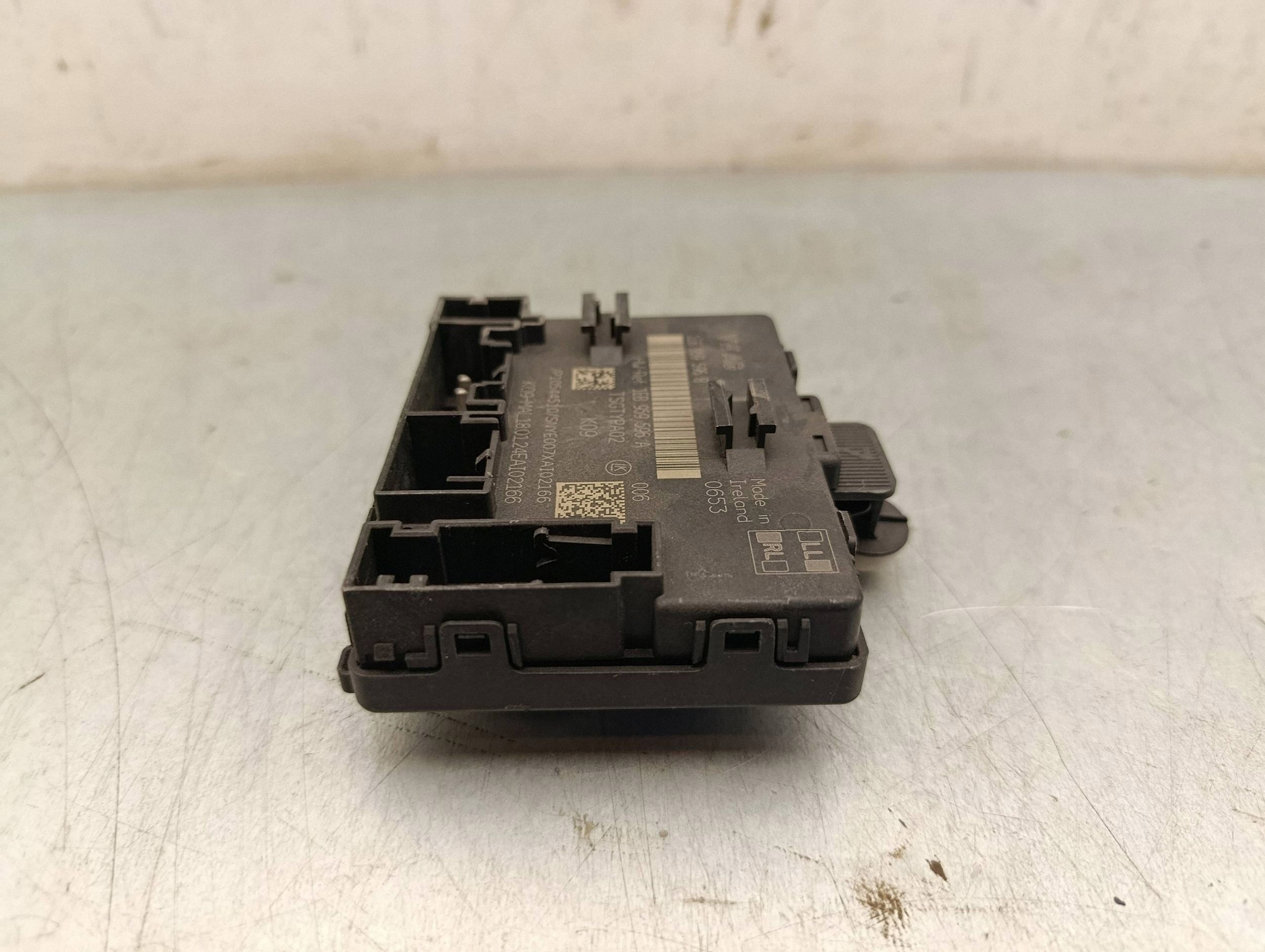 Skoda Enyaq iV Door Control Module 1EB959596B image 3