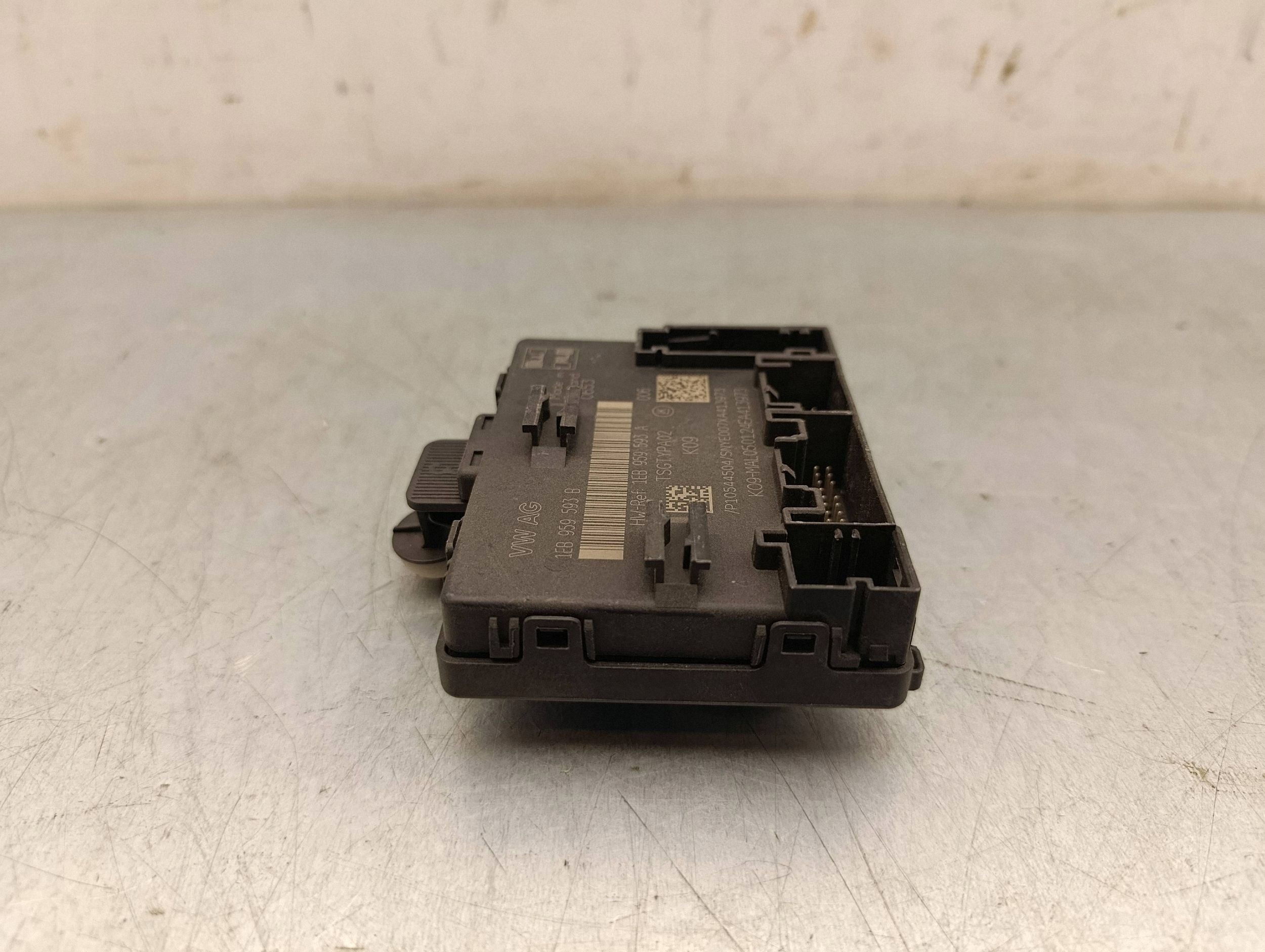 Skoda Enyaq iV oven ohjainyksikkö 1EB959593B