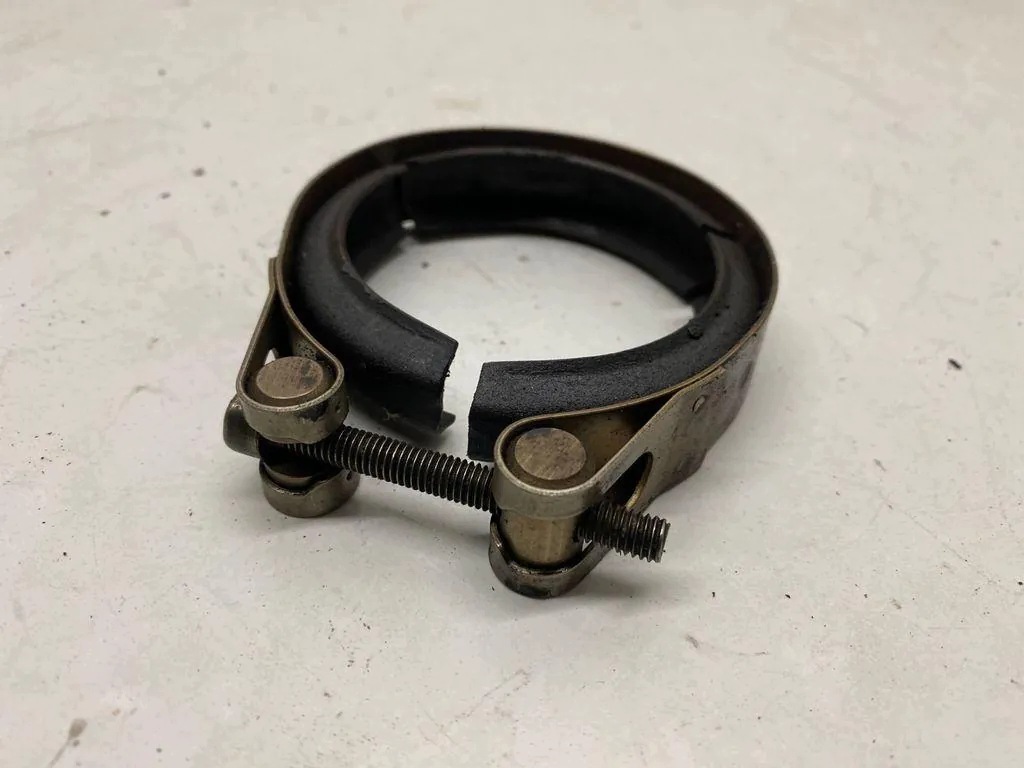 Käytetty äänenvaimentimen liitin VW Touareg 7H0253725A