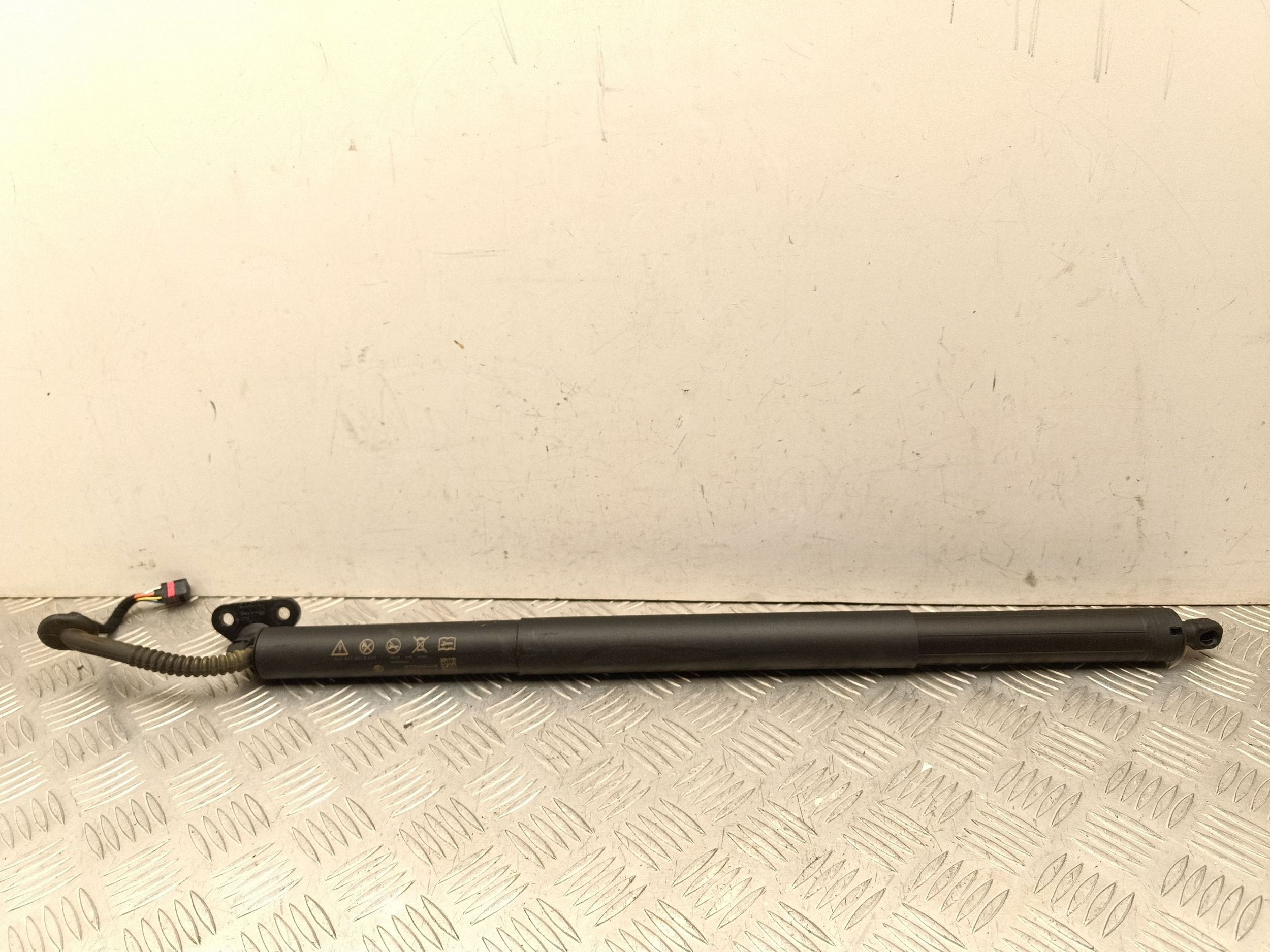 Atuador da tampa do porta-malas Skoda Enyaq iV 5LE827851B