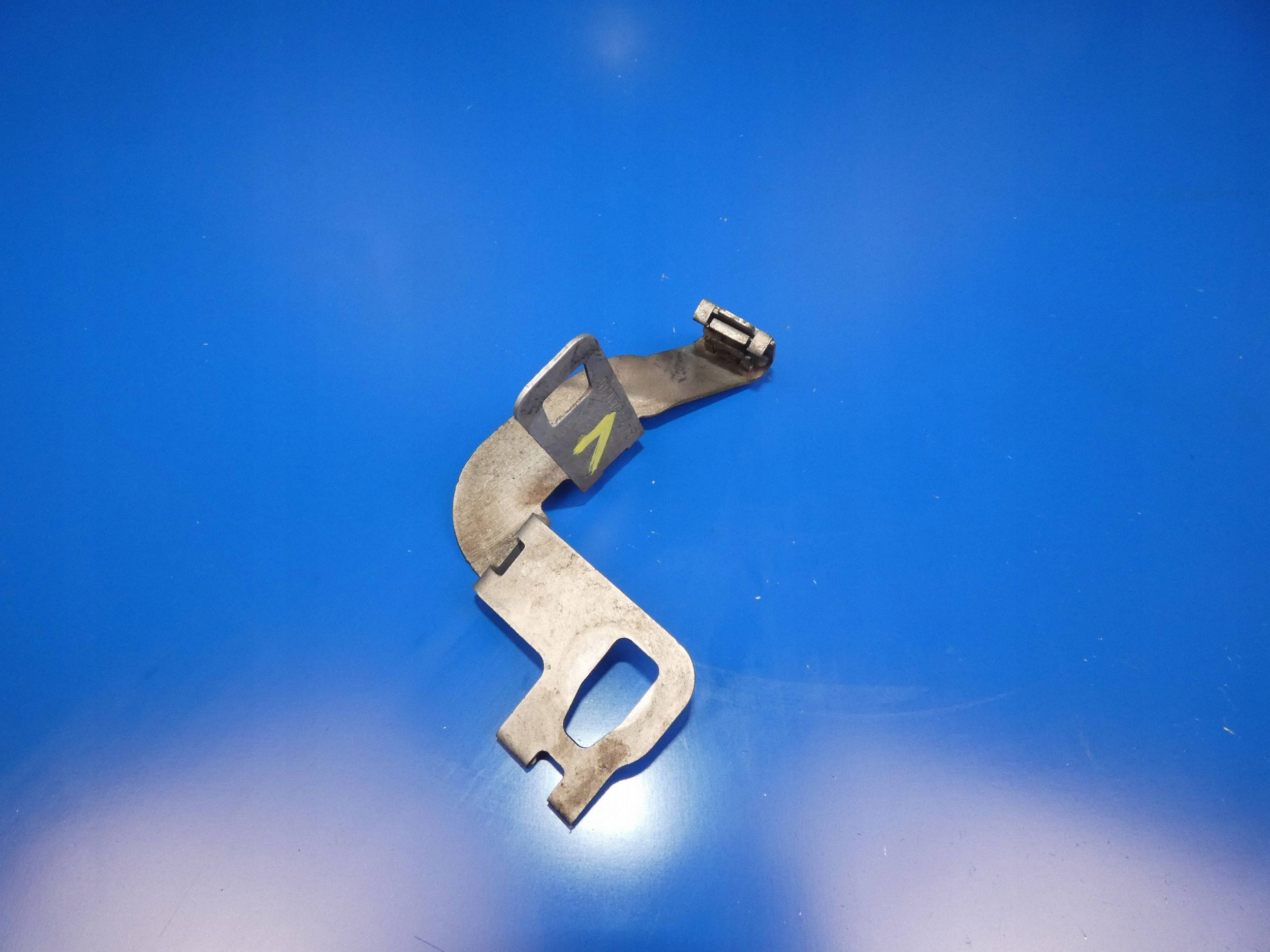Soporte Parachoques Delantero Derecho Mercedes W213