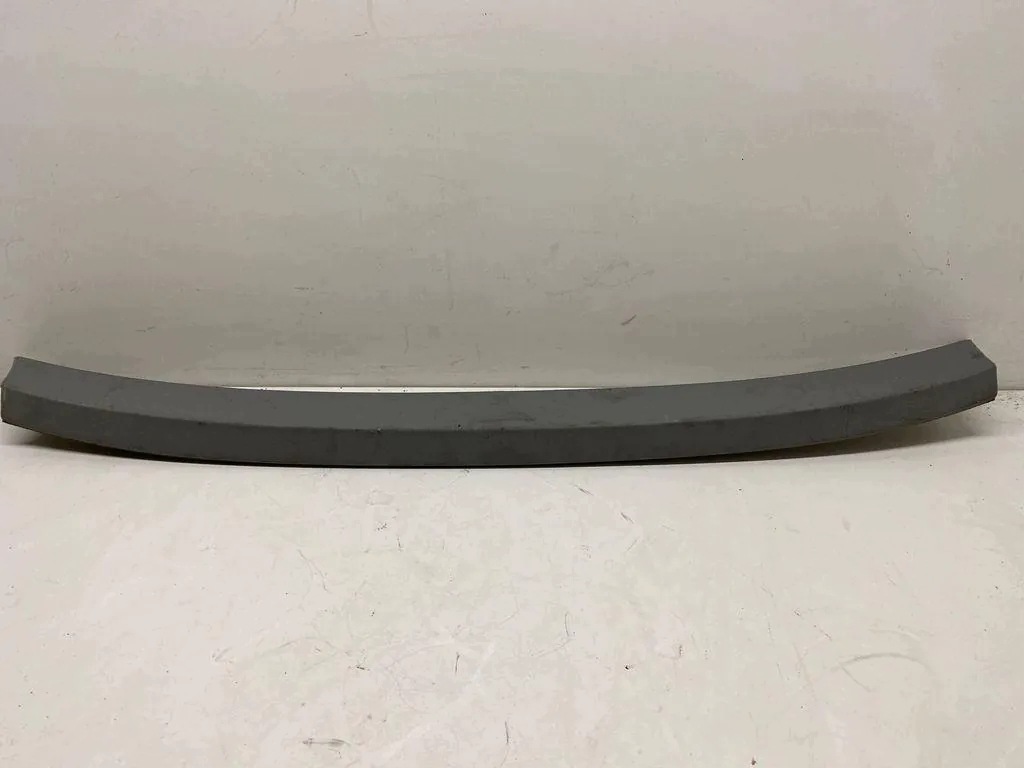 Koristeellinen takaluukun lista VW Touareg 7L 7L6867617J