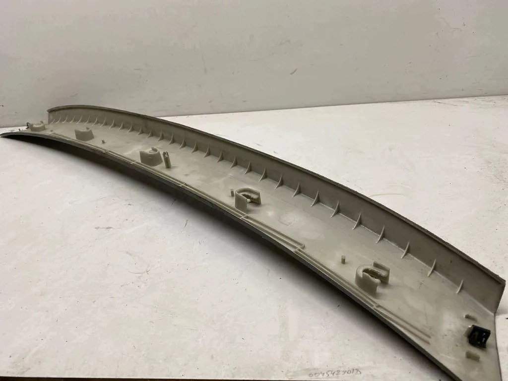 VW Touareg Tailgate Trim 7L6867617J Used image 5