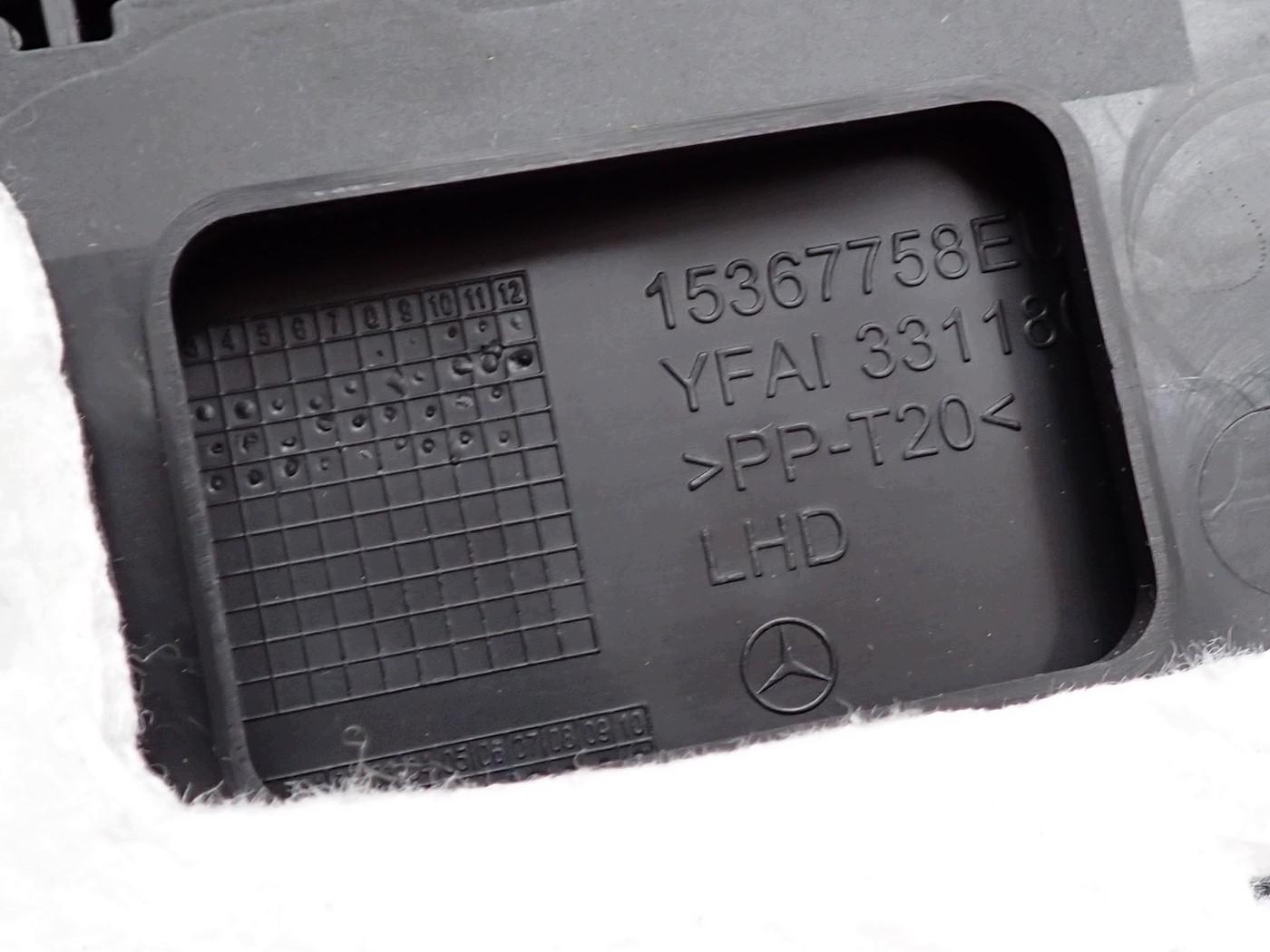 Mercedes GLA II H247 15367758 Console Shelf image 6