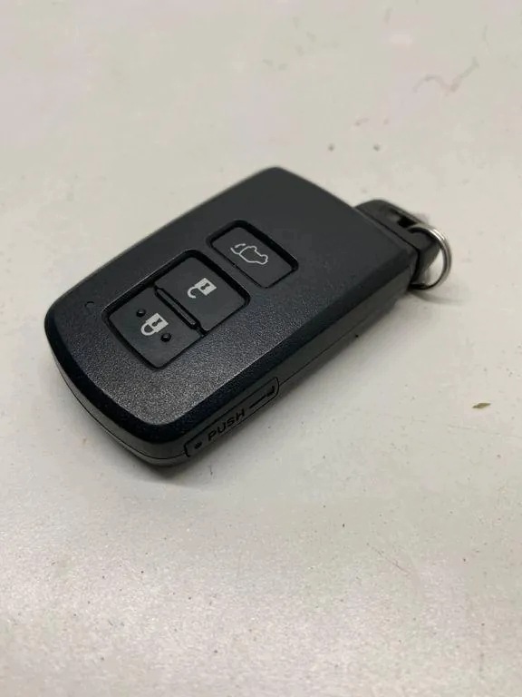 Clé TOYOTA RAV 4 IV (_A4_) BA2F0 2.0D 105kW 2016 image 3