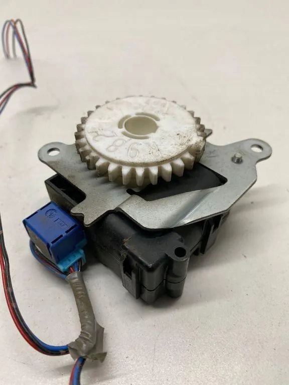Toyota RAV4 IV Klepdeksel Actuator 08T0040 image 2