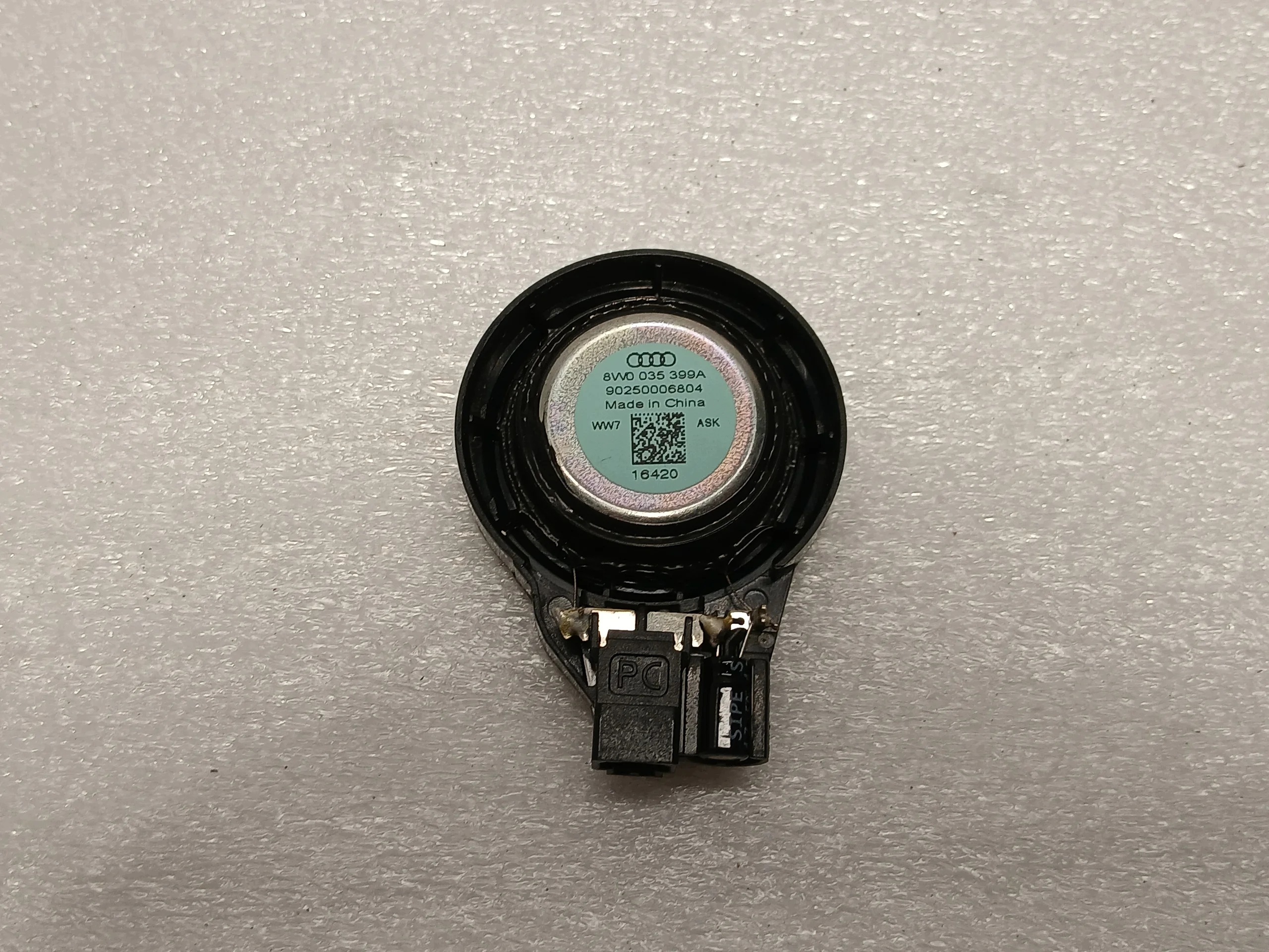Audi A4 B9 diskanttikaiutin 8W5035399A