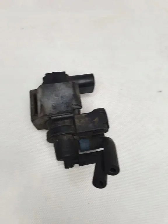 Vanne électromagnétique Audi A6 4B2 C5 059906629