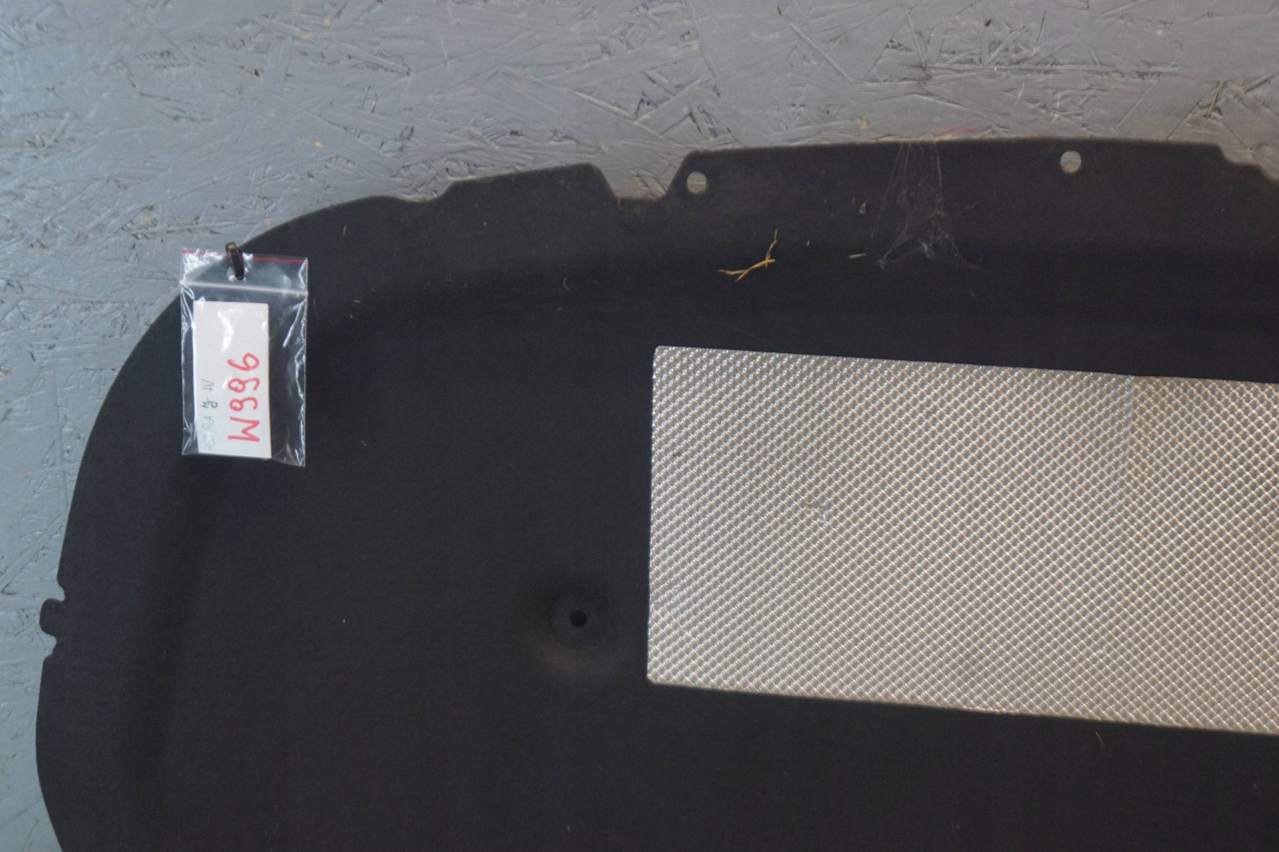 Konepellin äänieriste Opel Astra K 39034618