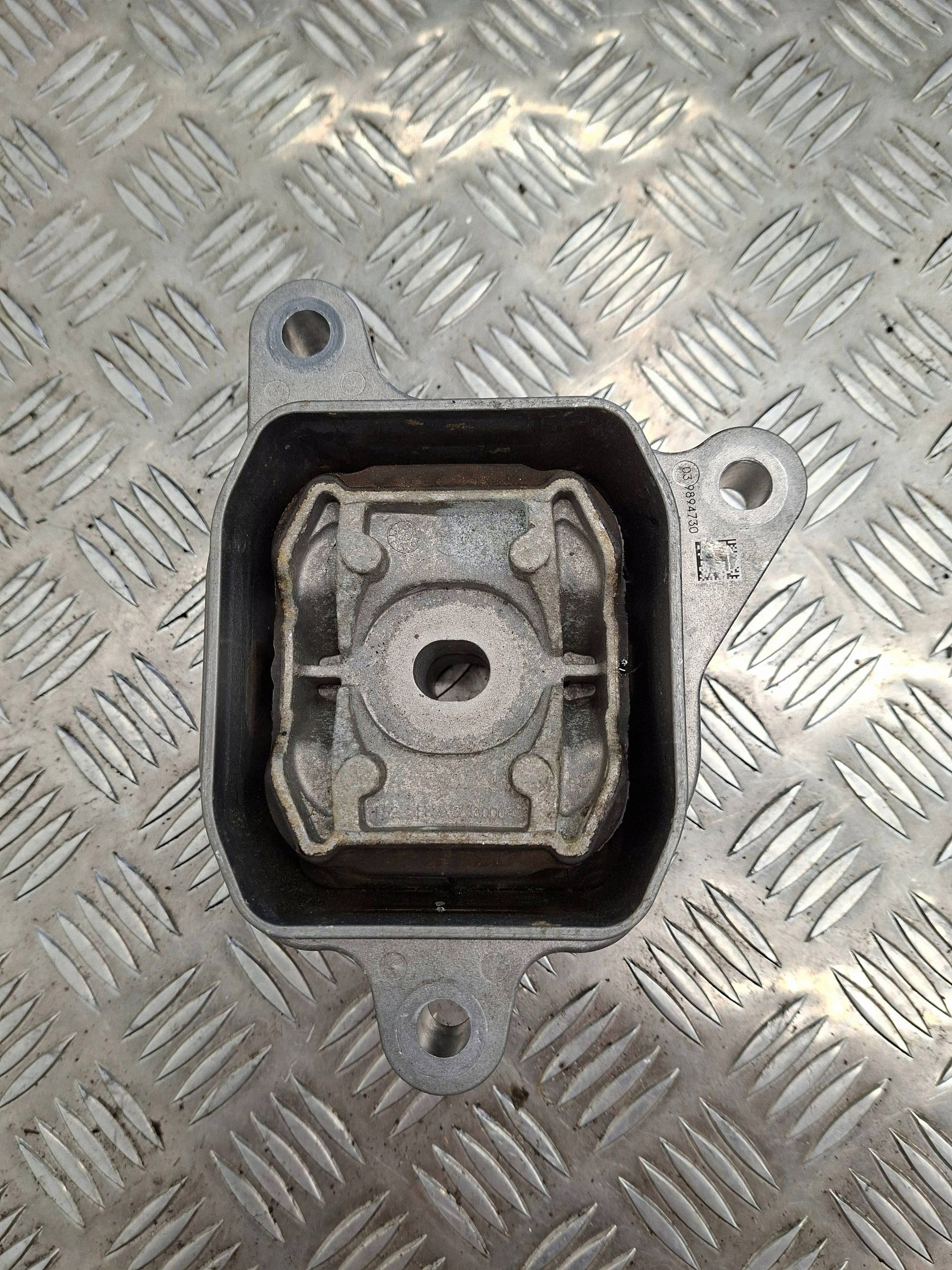 BMW iX1 2025 Supporto Motore 9894730 Usato