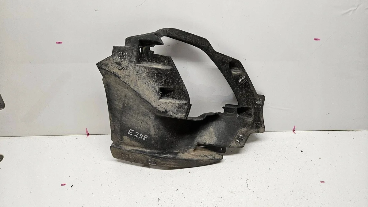 Support antibrouillard droit Ford Focus Mk4 JX7B-17E888 image 2
