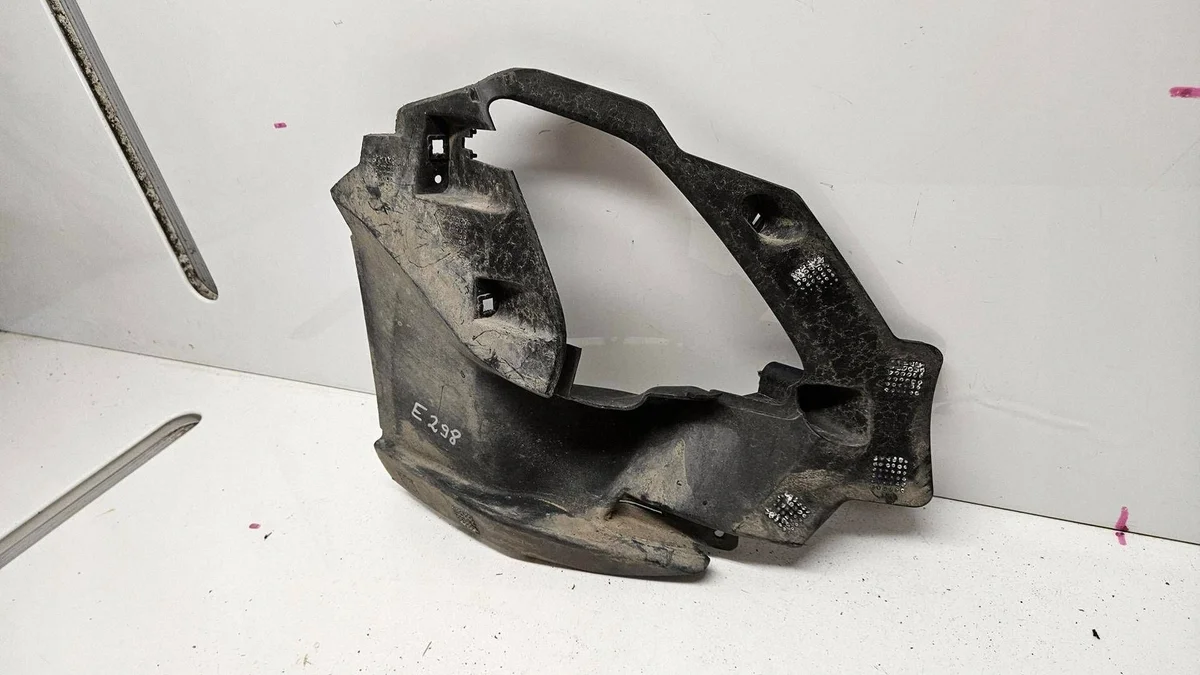 Support antibrouillard droit Ford Focus Mk4 JX7B-17E888 image 3