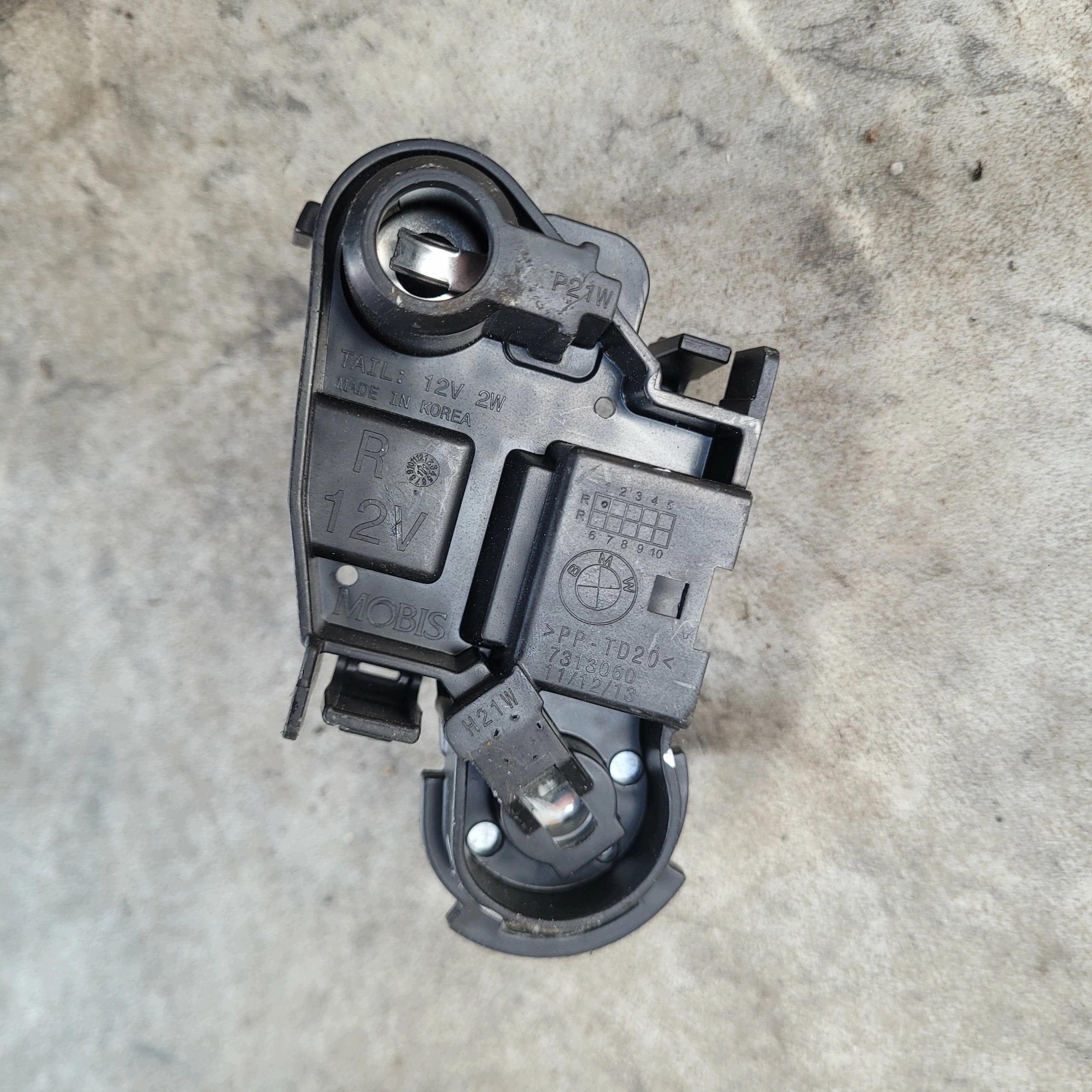 BMW F30 F31 F80 Takavalo Oikea 7313060