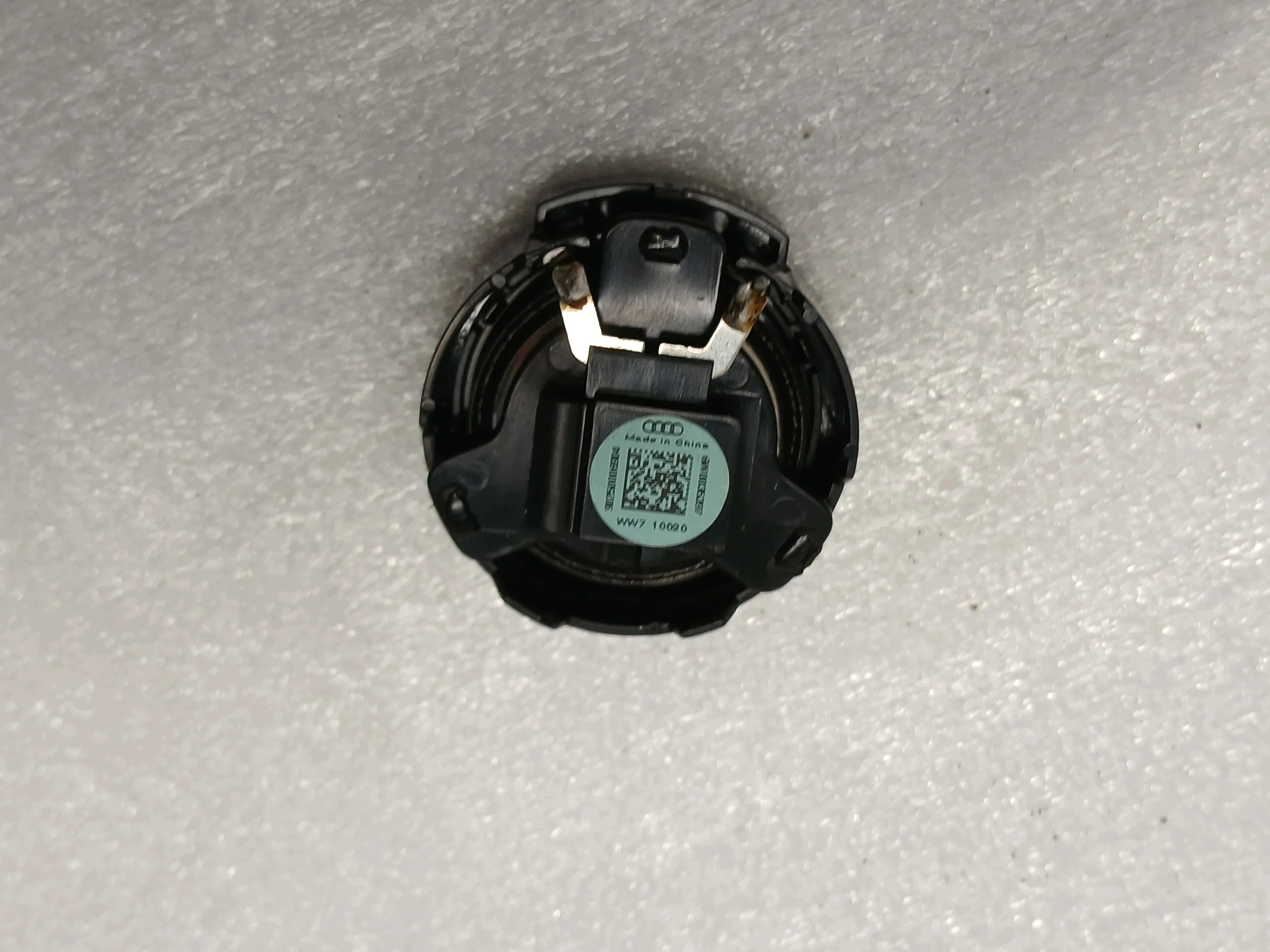 Audi A4 B9 Kaiutin Bang&Olufsen 8W5035397