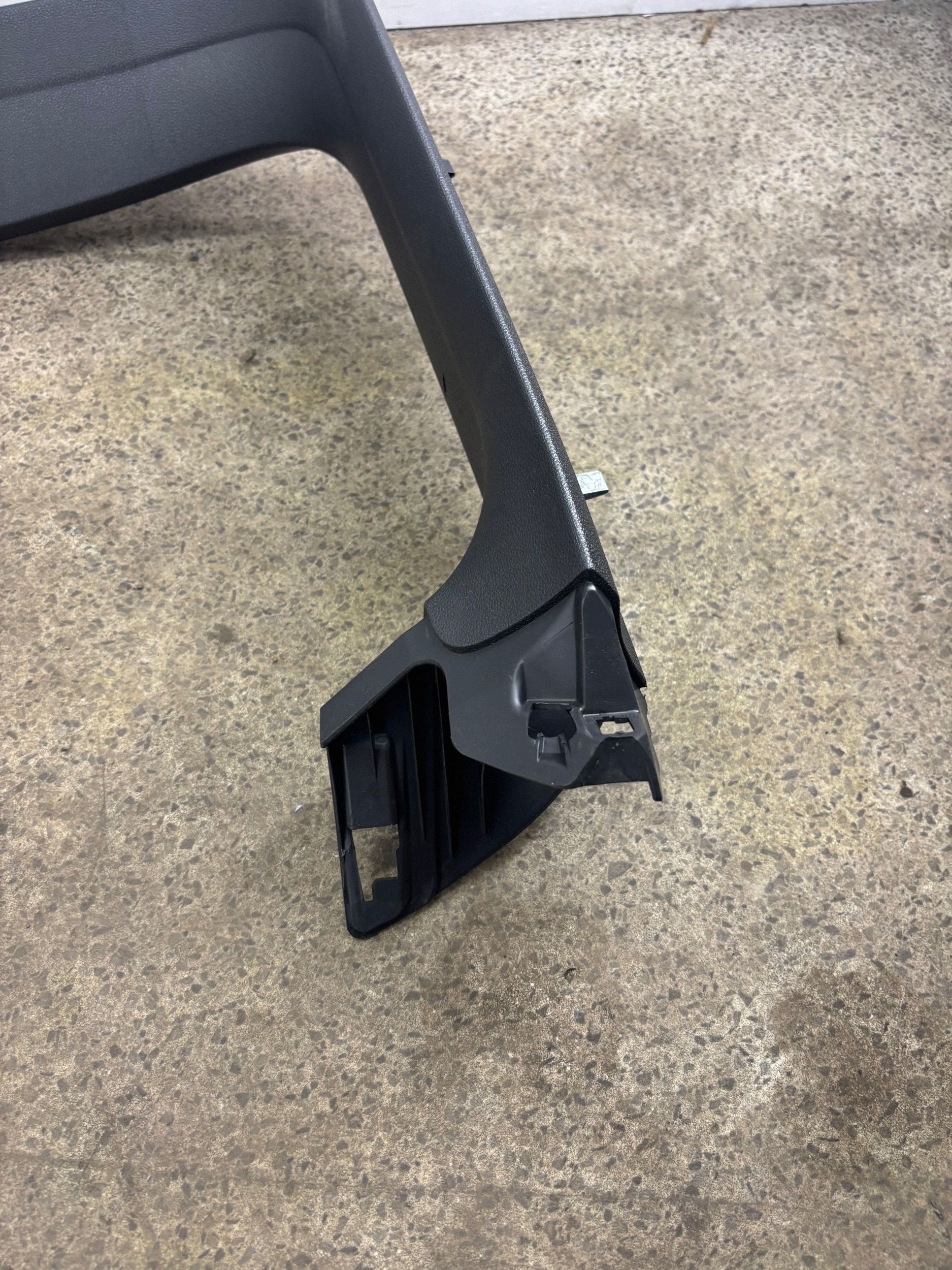 Plástico tapa maletero Seat León 5F 5F9867603C image 6
