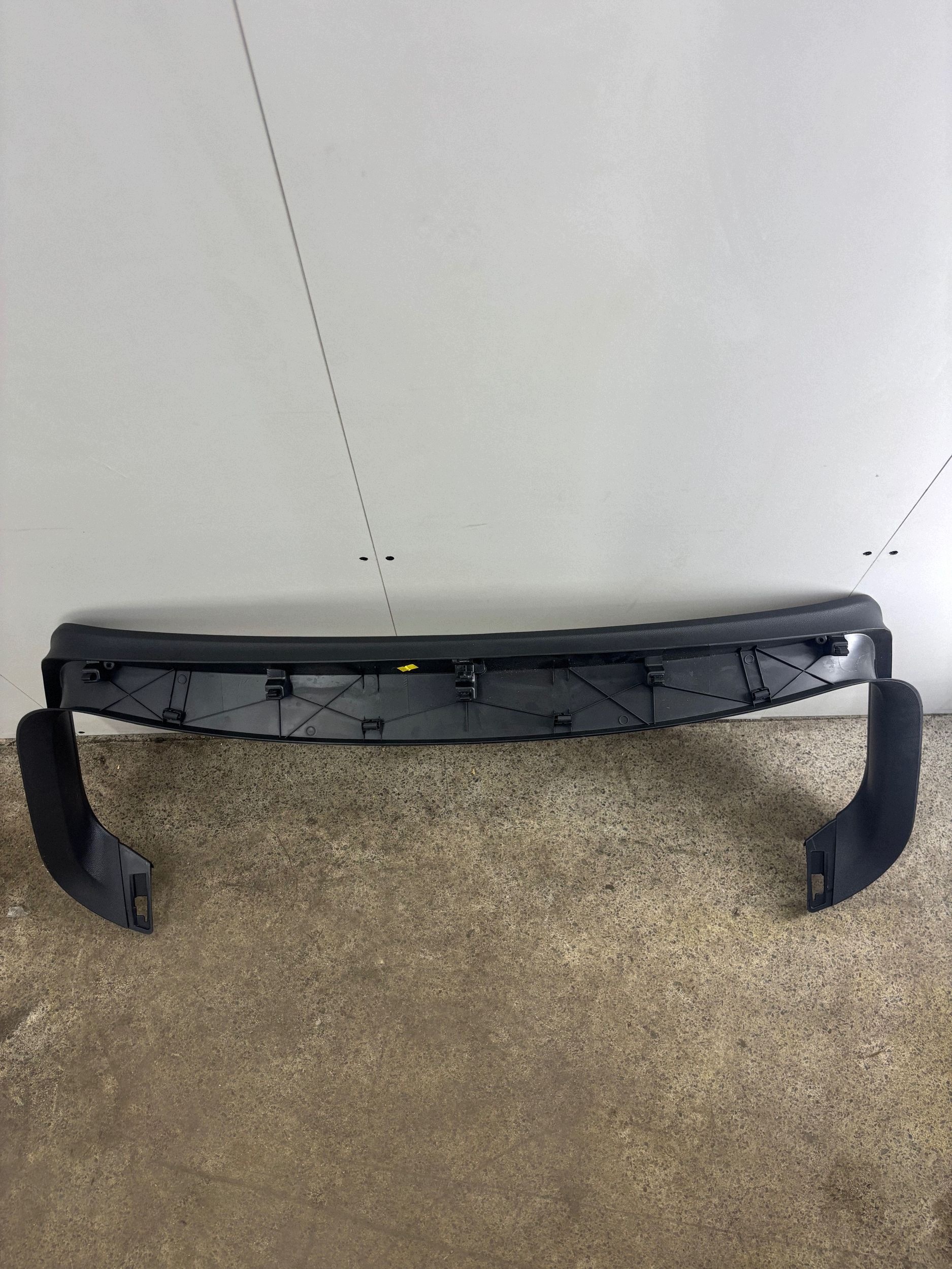 Plástico tapa maletero Seat León 5F 5F9867603C image 7