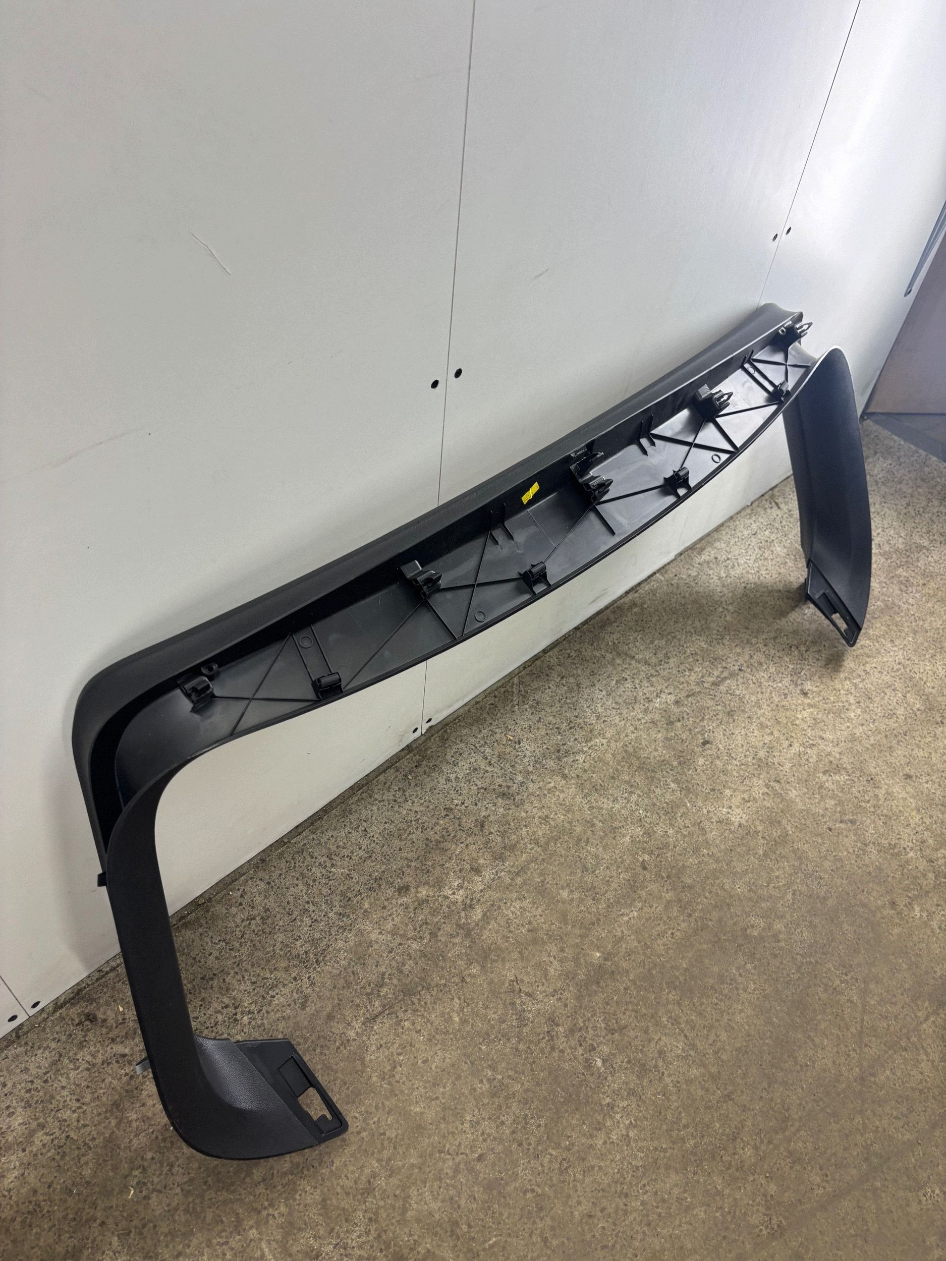 Plástico tapa maletero Seat León 5F 5F9867603C image 8