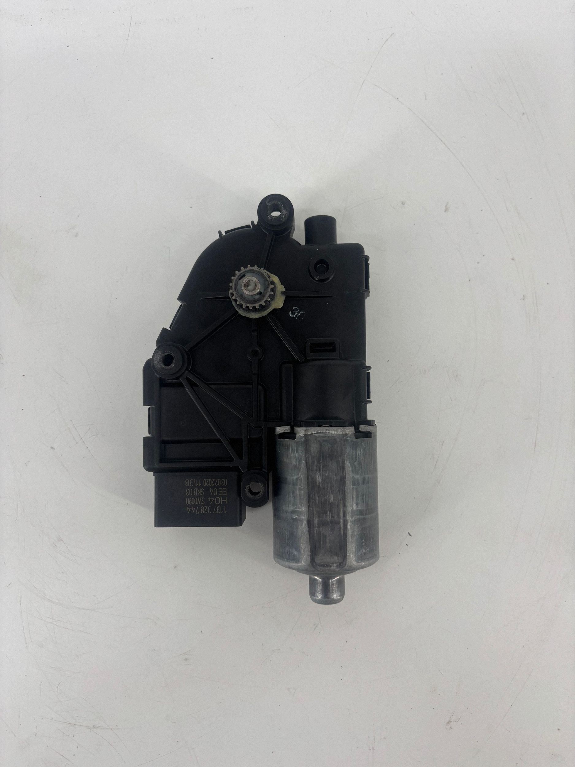 Moteur de toit ouvrant Seat Leon (5F) 0390200080 image 3
