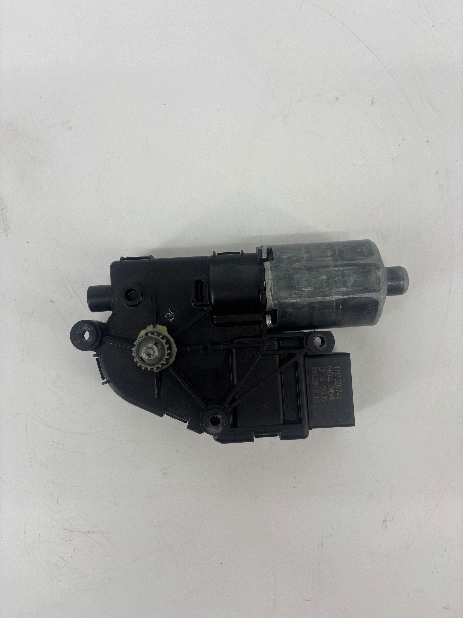 Moteur de toit ouvrant Seat Leon (5F) 0390200080 image 4