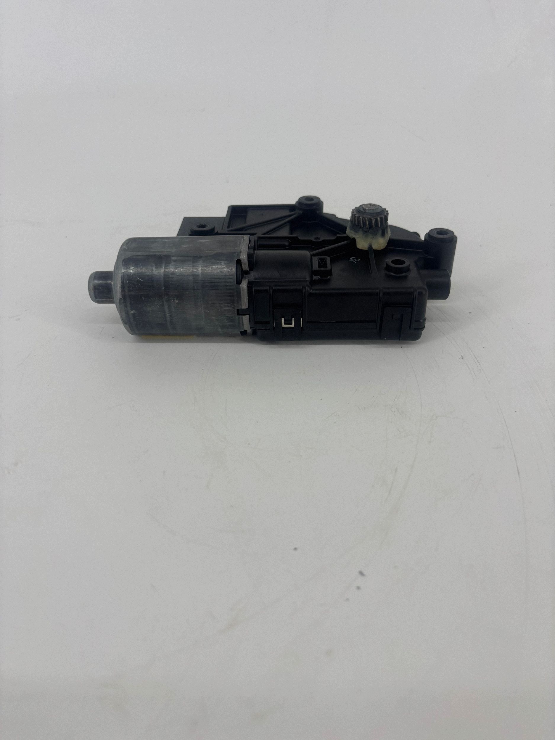 Moteur de toit ouvrant Seat Leon (5F) 0390200080 image 8