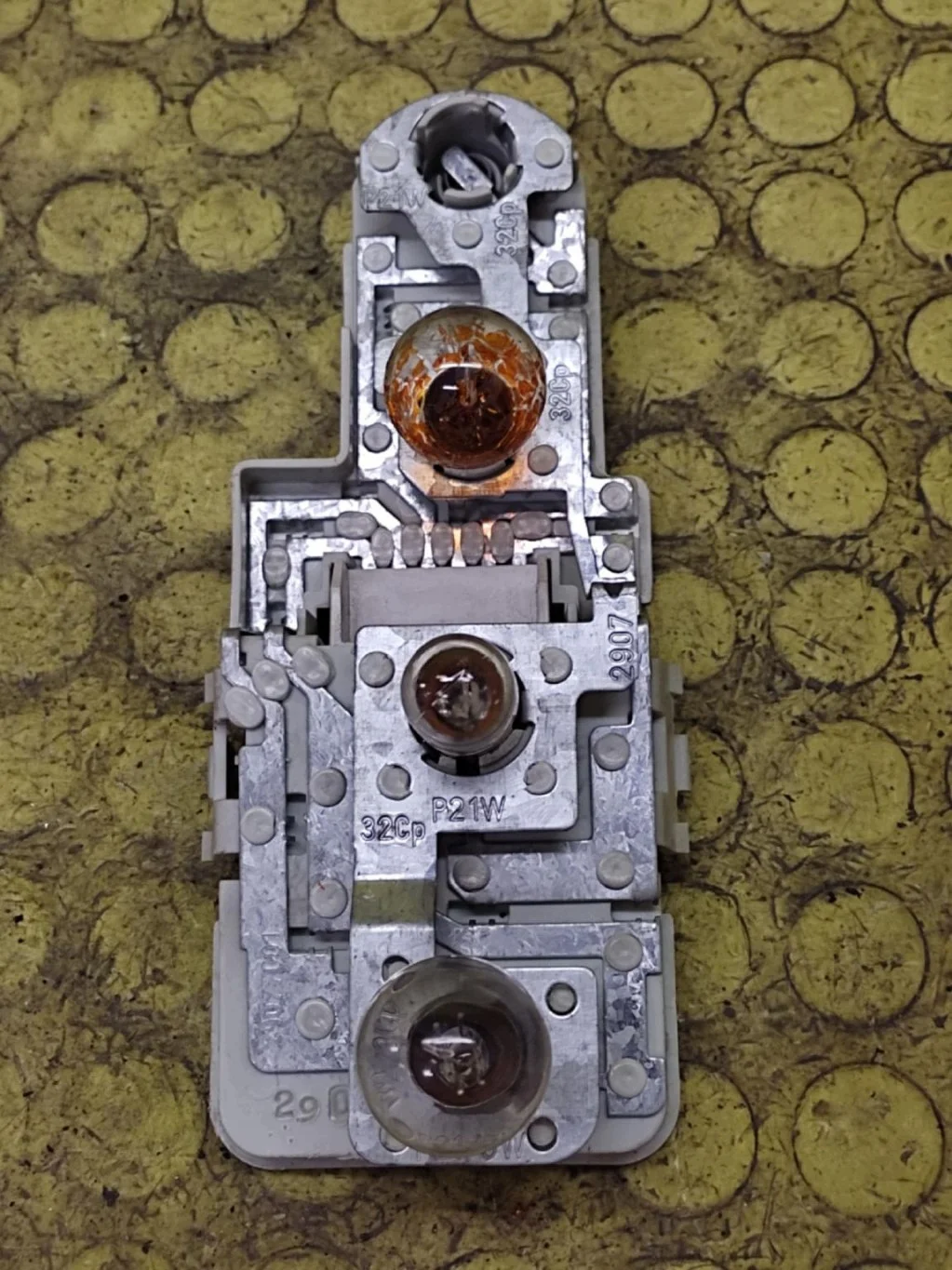 Feu arrière droit Audi A3 8L 8L0945096 image 6