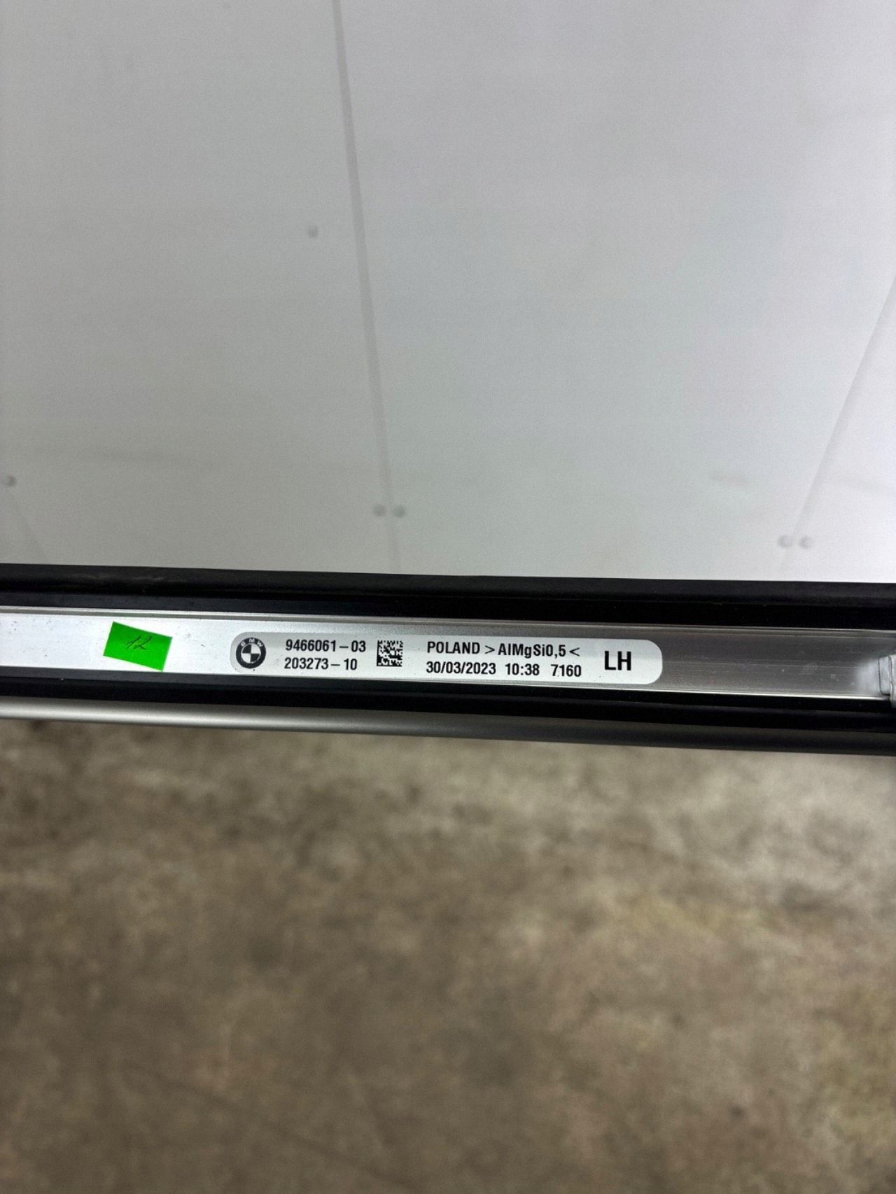 BMW iX1 2024 Dakrails Links Gebruikt OEM 9466061 image 8