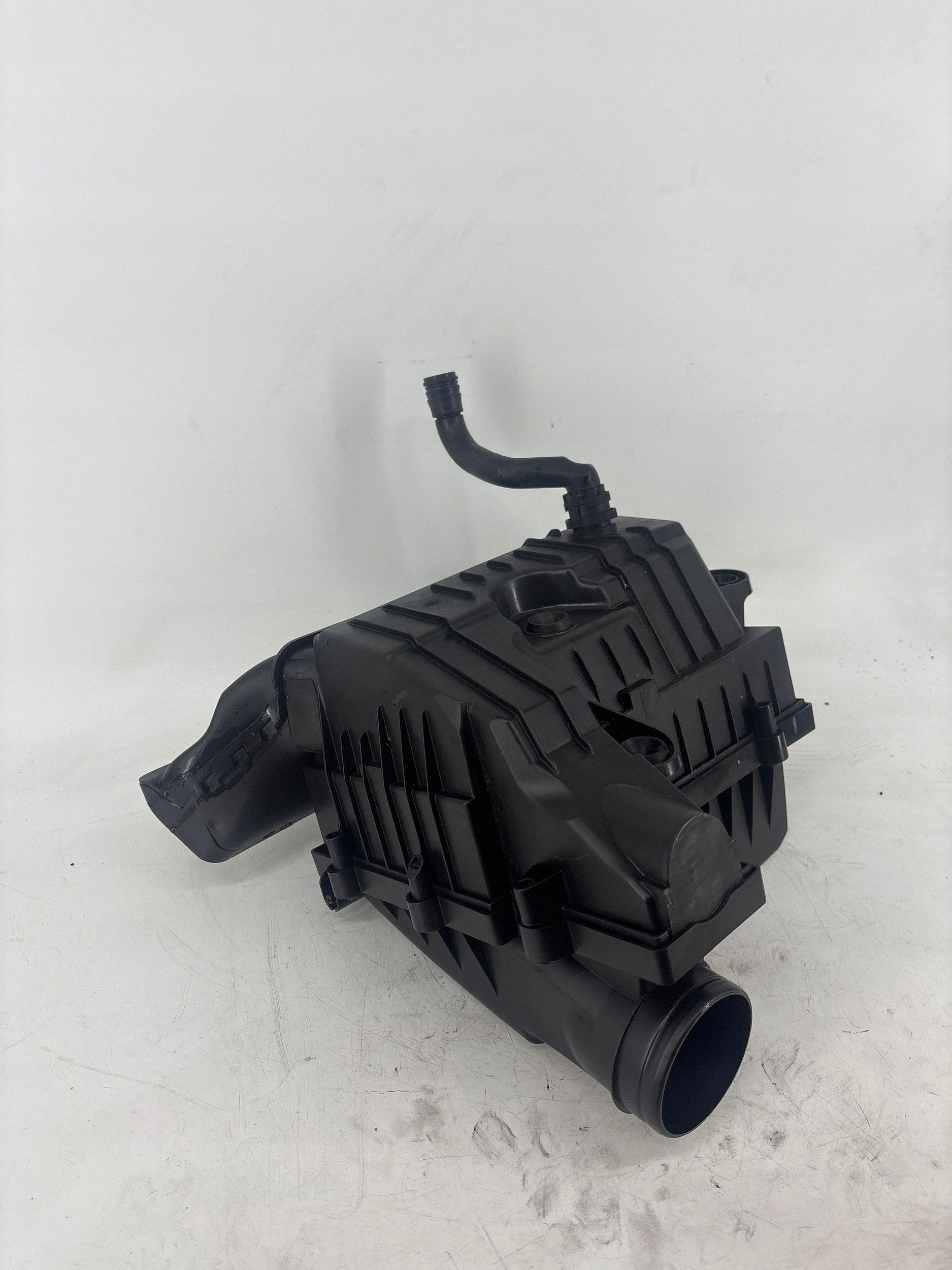 Ilmansuodattimen kotelo SEAT Ateca 5Q0129618N