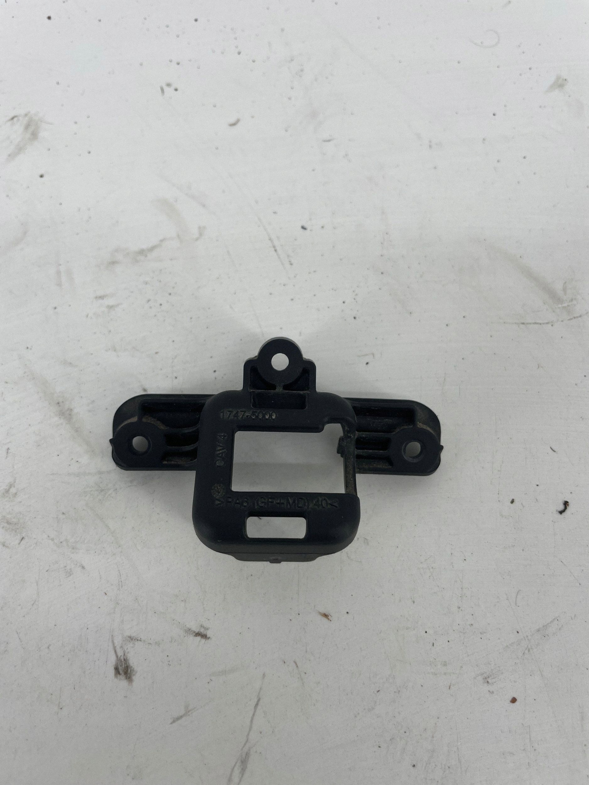 Câmera de Ré Chrysler Pacifica 2018 OEM 17475000 image 2