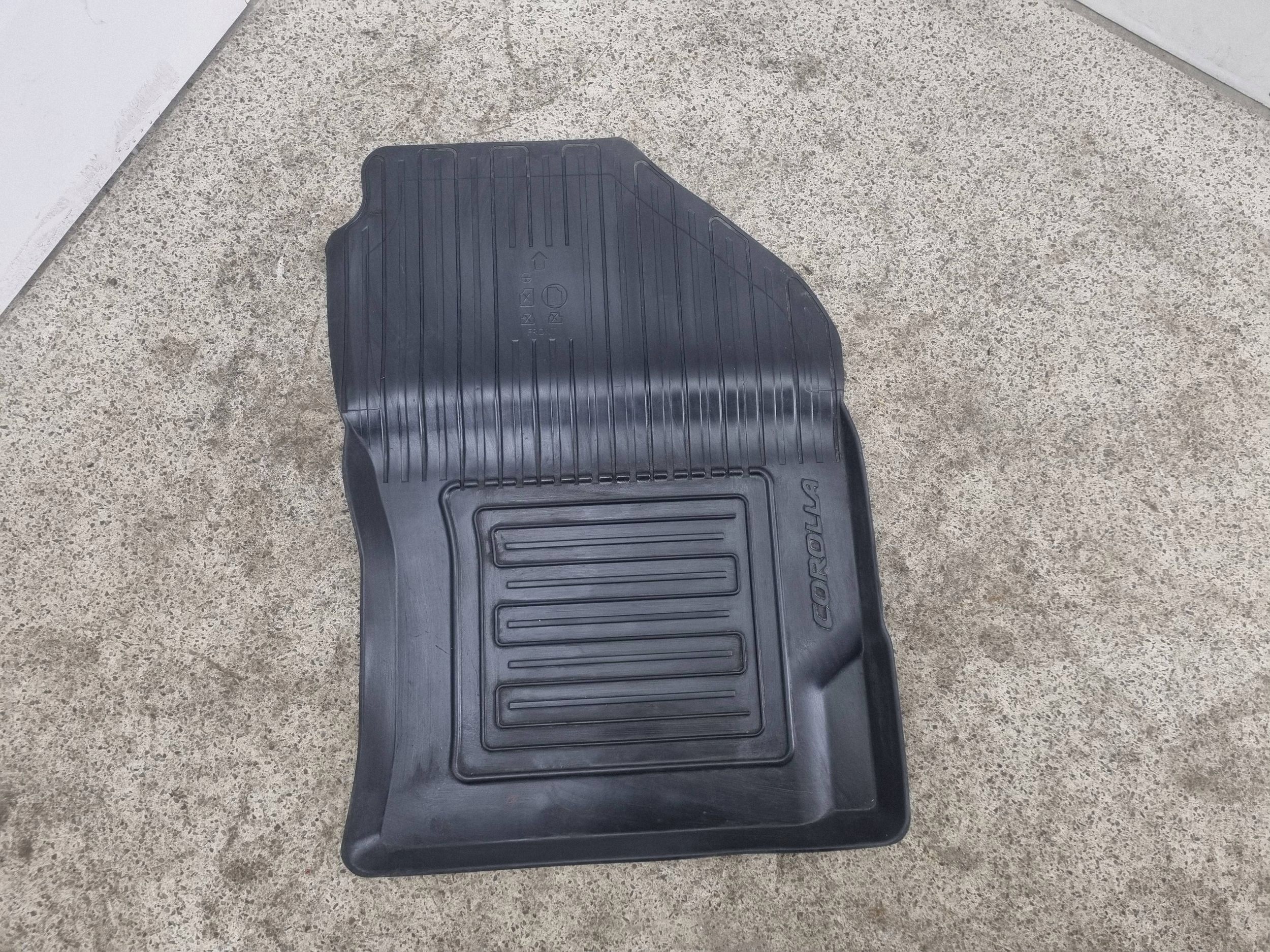 Gummimatten-Set Corolla E21 HB 2019- Toyota OE PW210-02008 image 2