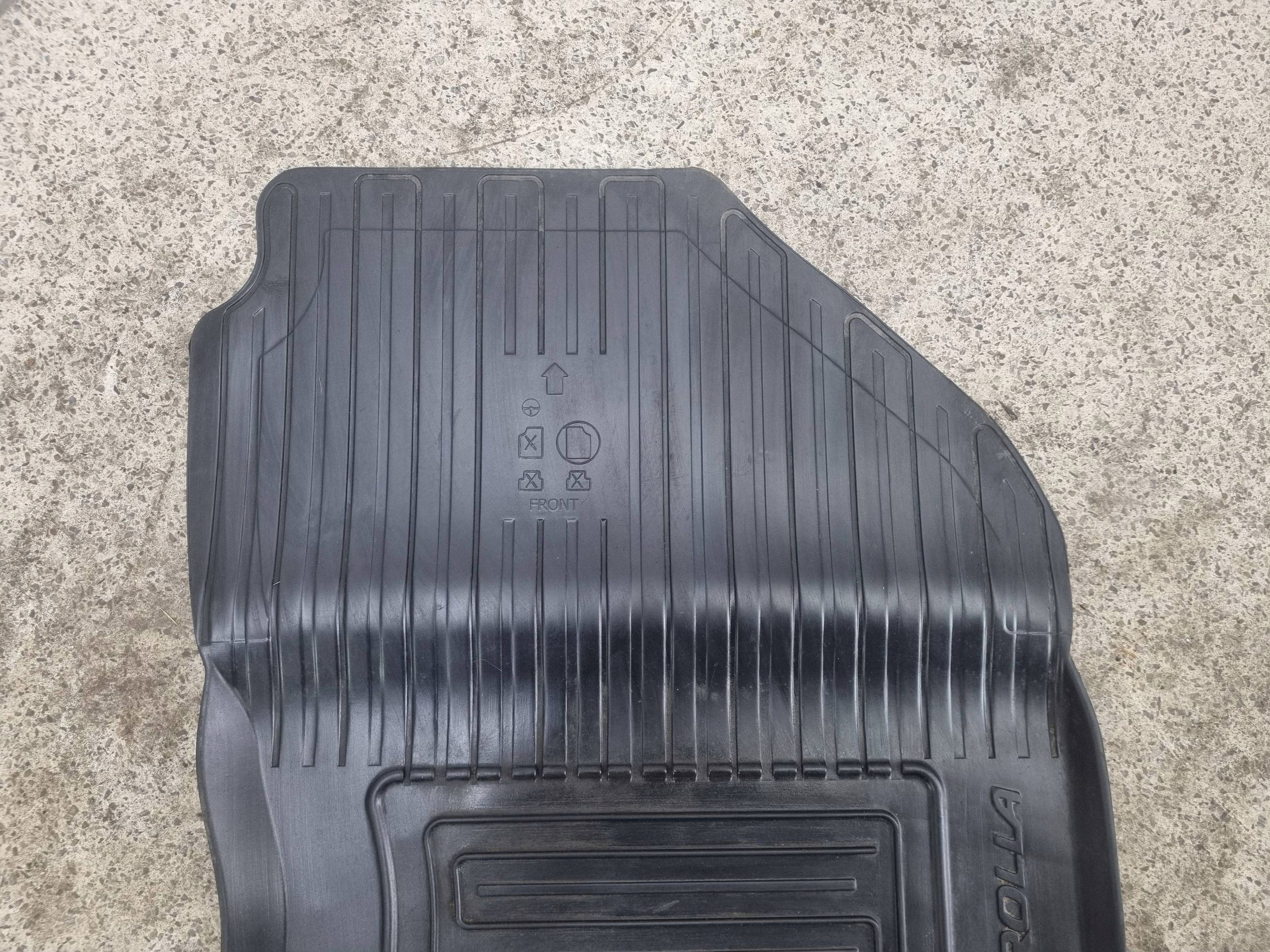 Gummimatten-Set Corolla E21 HB 2019- Toyota OE PW210-02008 image 4