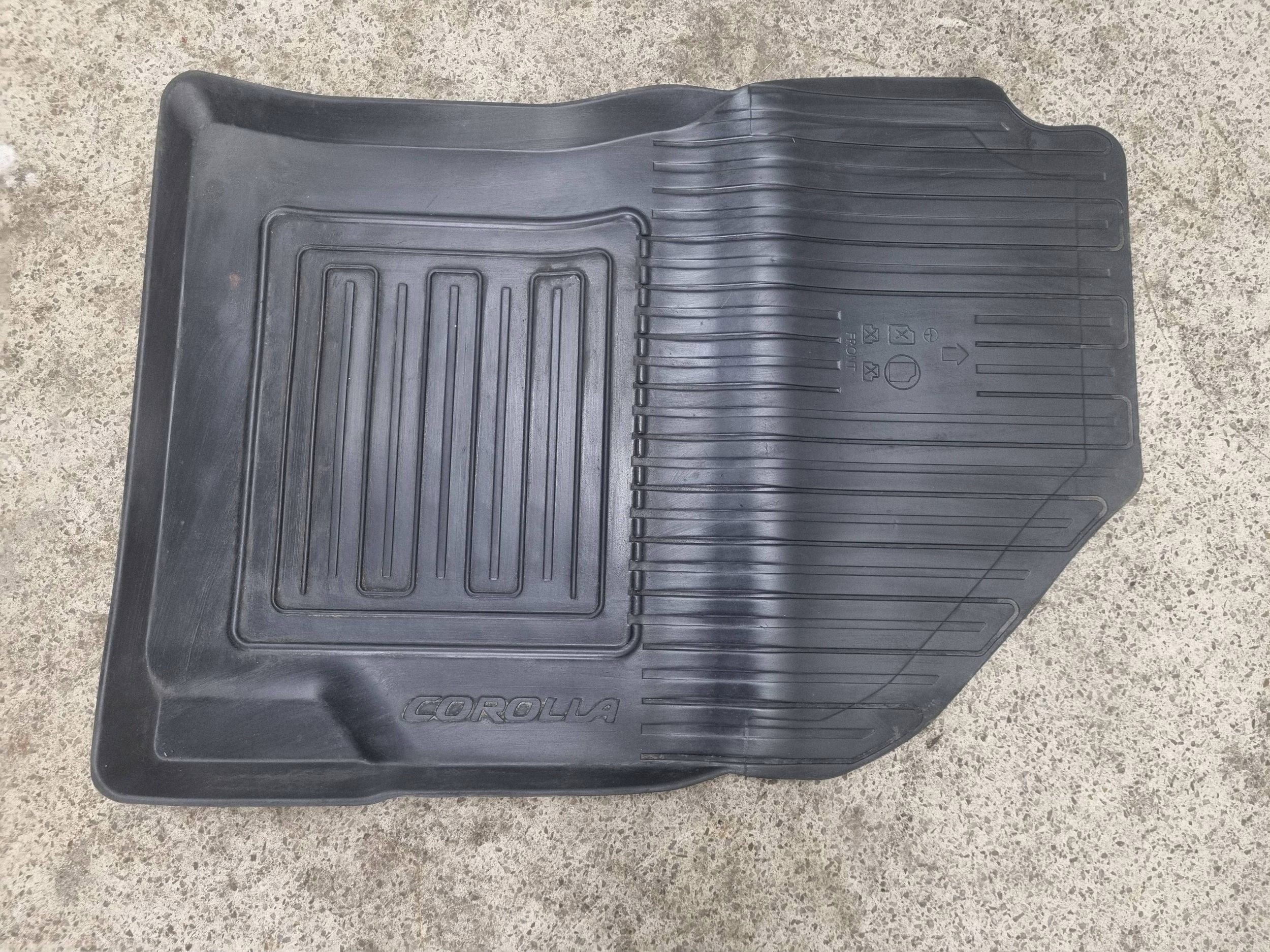 Gummimatten-Set Corolla E21 HB 2019- Toyota OE PW210-02008 image 5