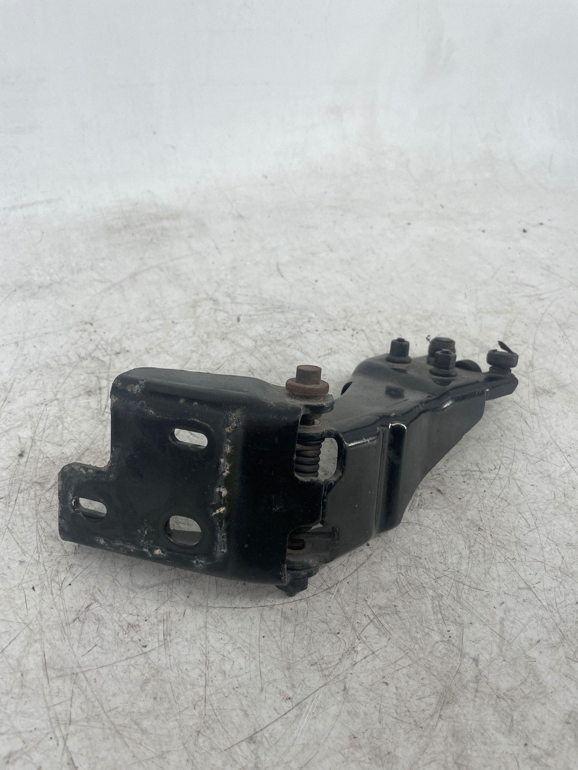 Charnière inférieure arrière Chrysler Pacifica 994AA image 3