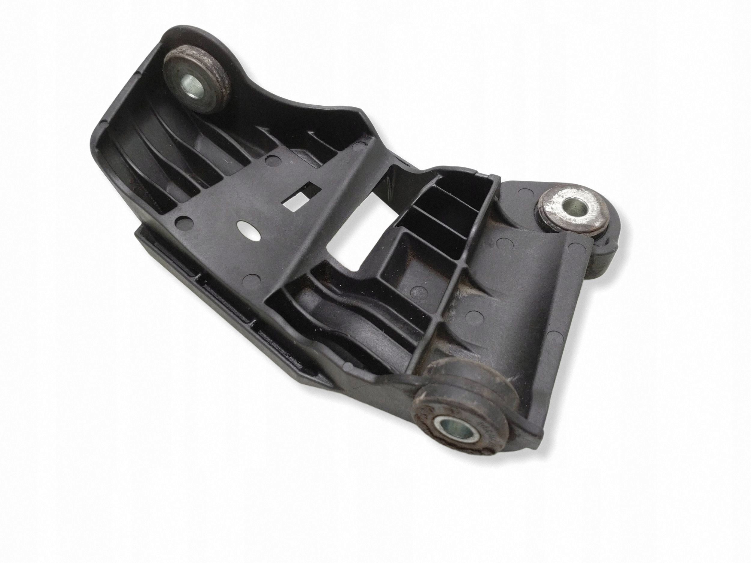 Fixation câbles boîte VW T5 OEM 7H0711781F image 3