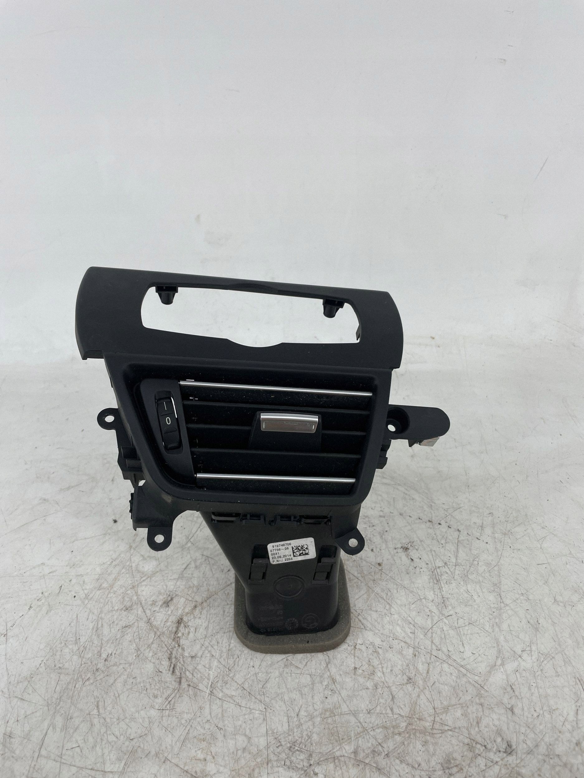 Seitliche Lüftungsdüse BMW 6er F12 F13 OEM 919748706 image 2