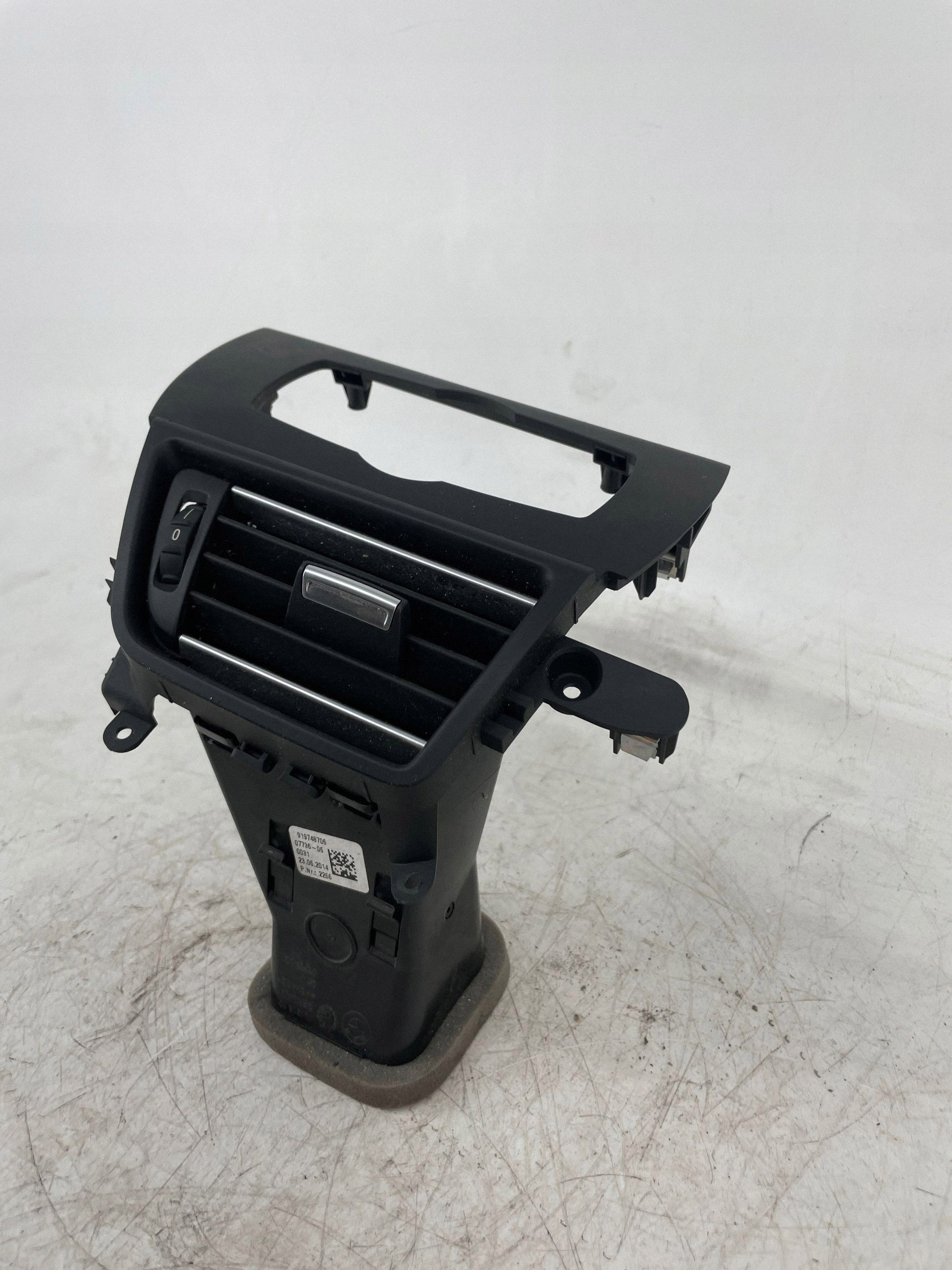BMW 6 F12 F13 Ilmanvaihdon sivusuutin 919748706