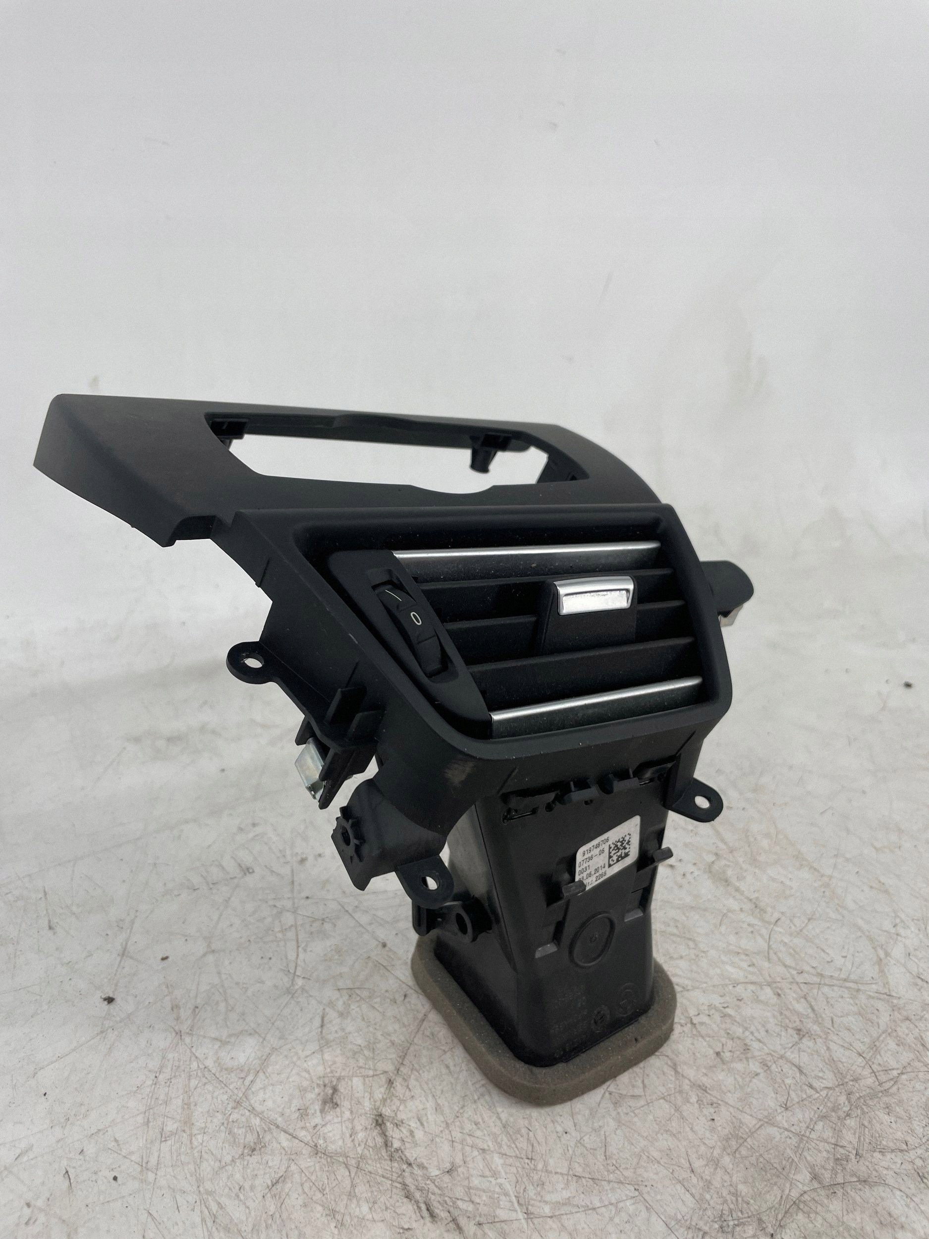 Seitliche Lüftungsdüse BMW 6er F12 F13 OEM 919748706 image 3