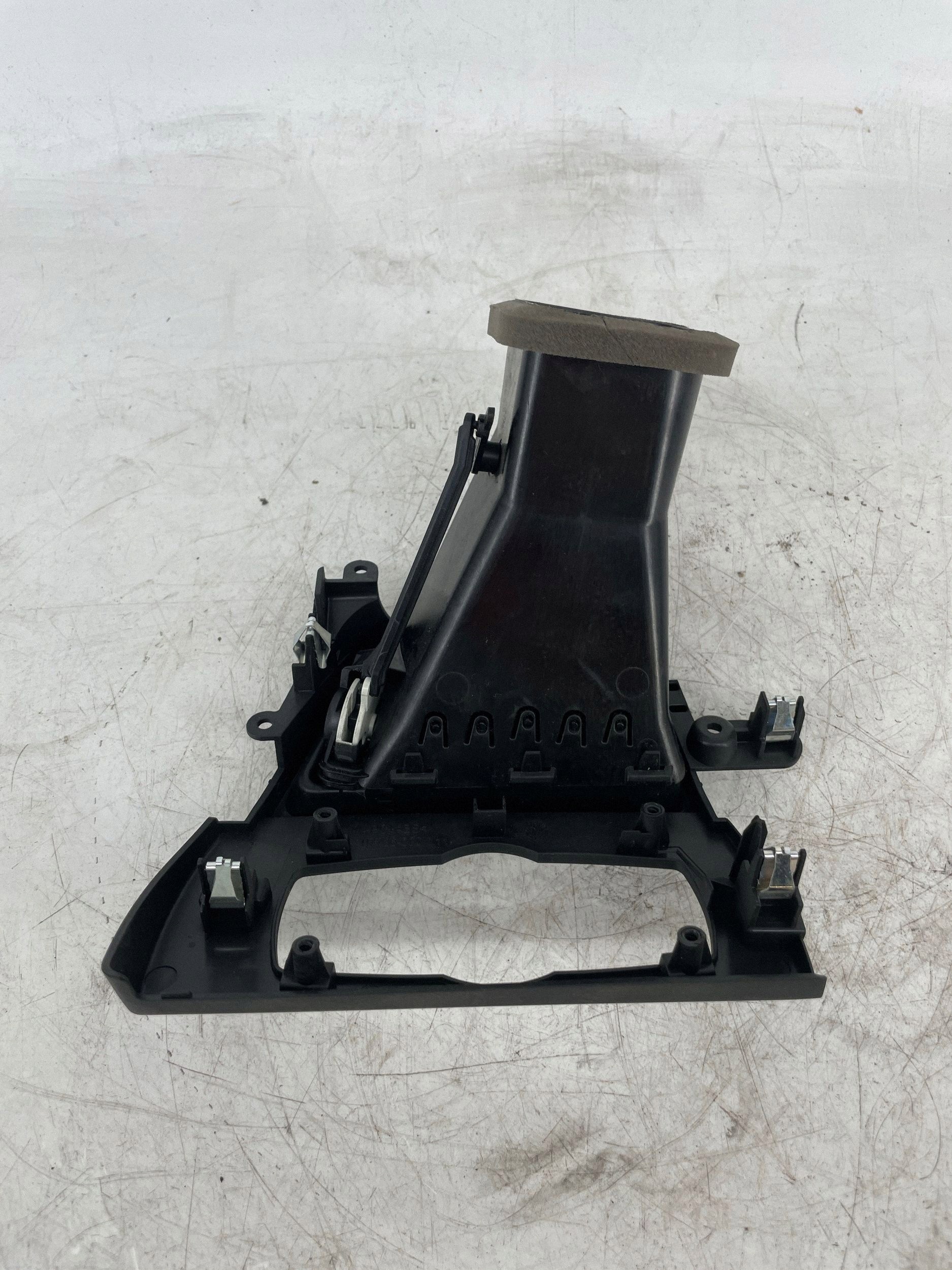 Seitliche Lüftungsdüse BMW 6er F12 F13 OEM 919748706 image 4