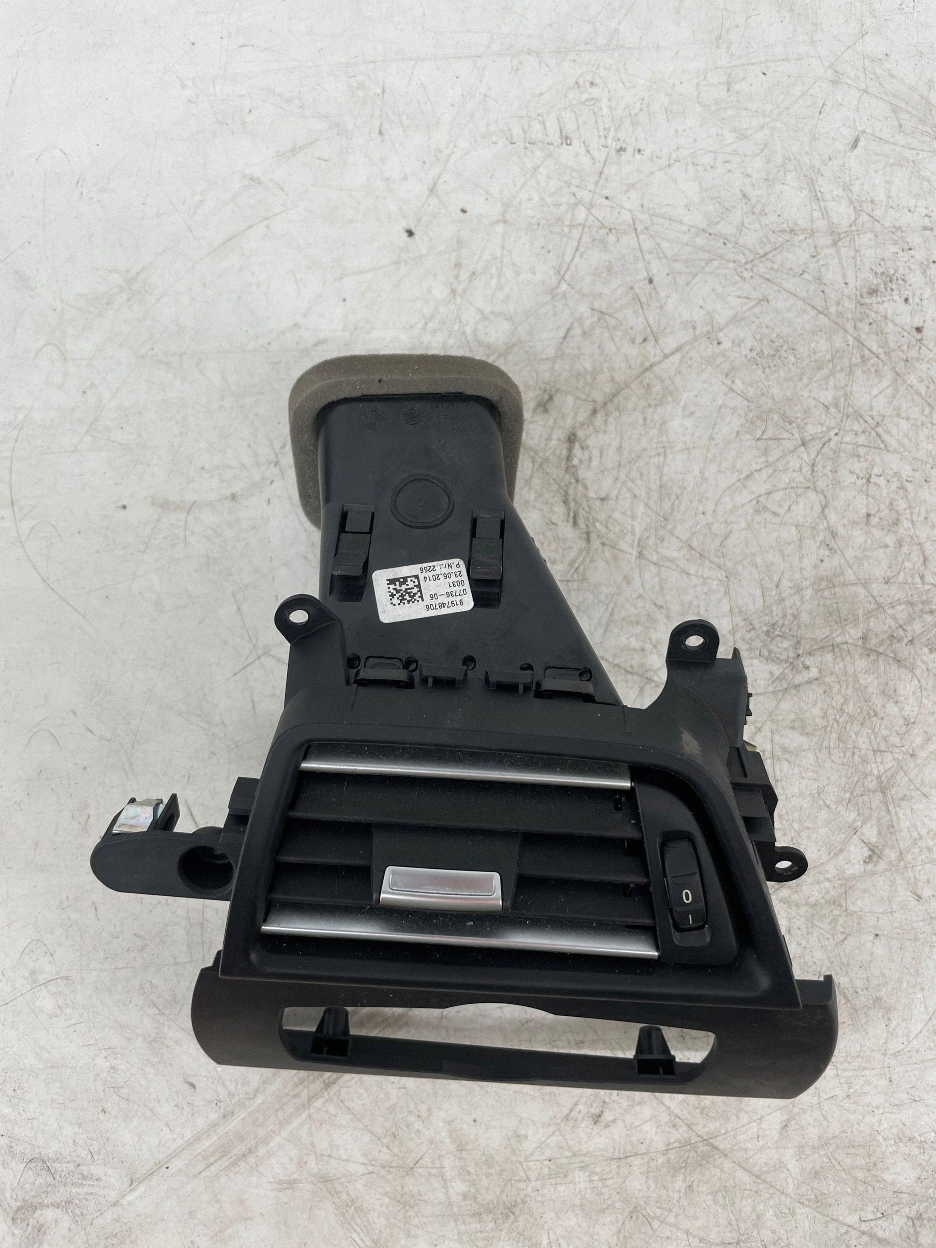 Seitliche Lüftungsdüse BMW 6er F12 F13 OEM 919748706 image 5