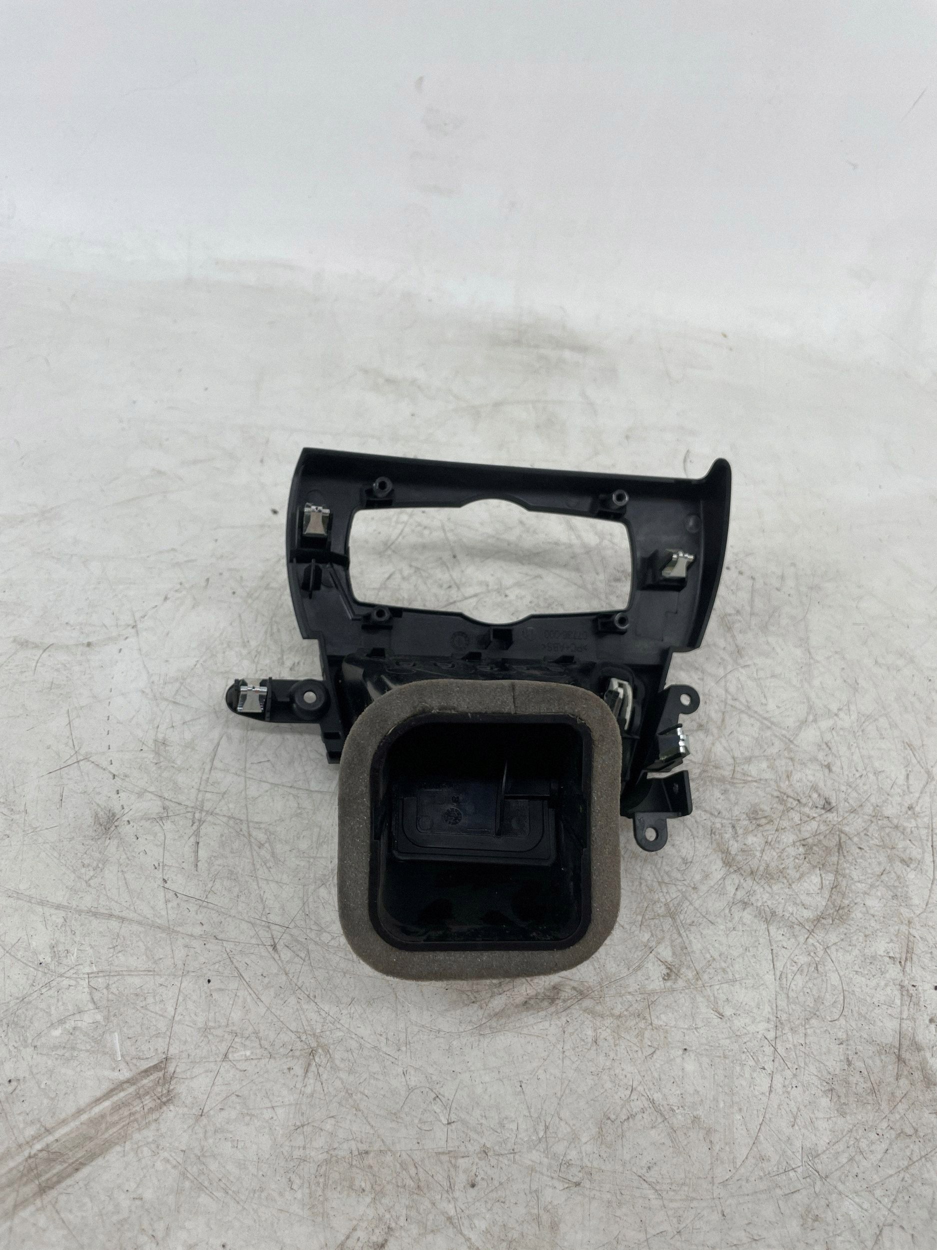 Seitliche Lüftungsdüse BMW 6er F12 F13 OEM 919748706 image 6