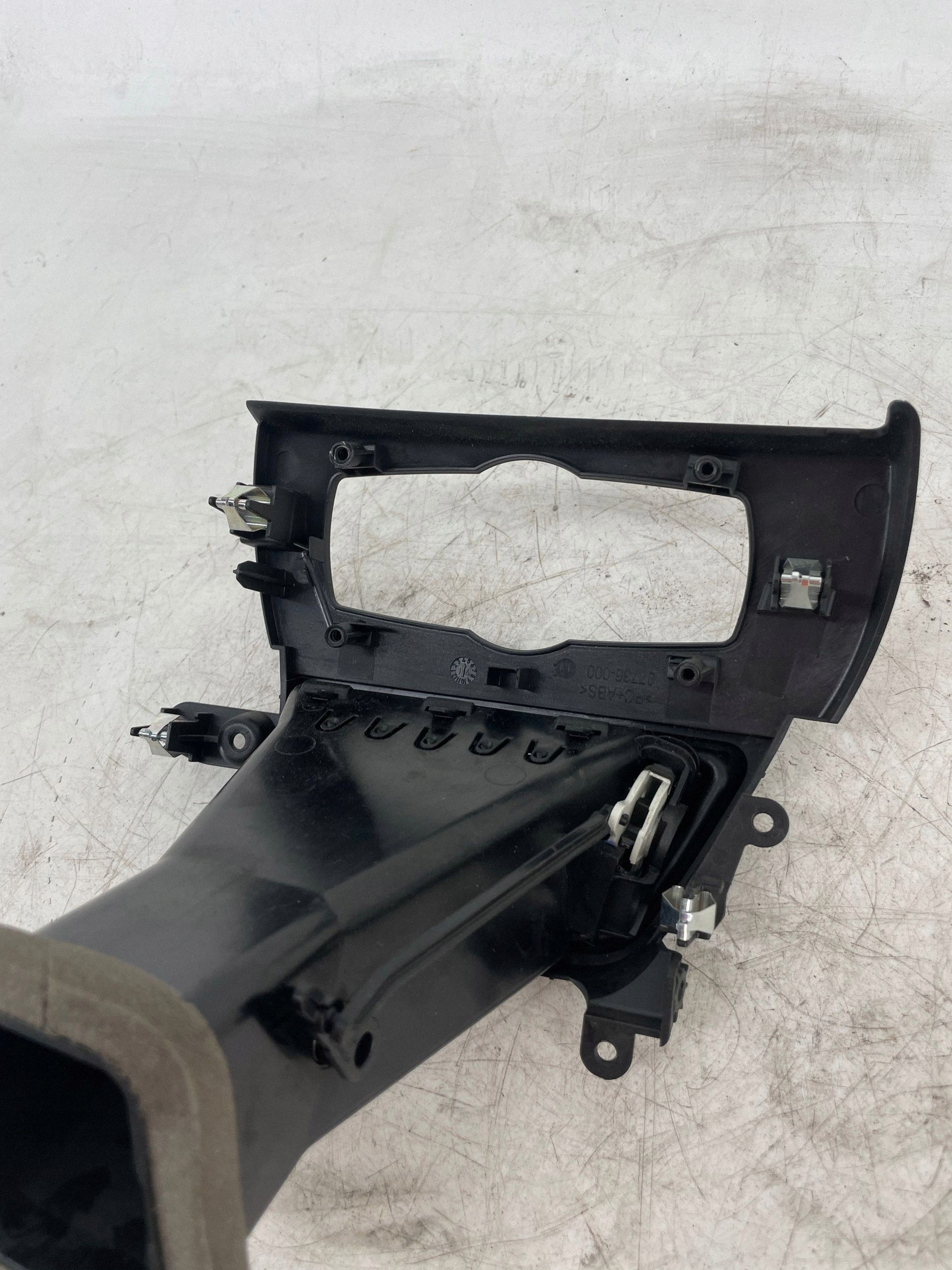 Seitliche Lüftungsdüse BMW 6er F12 F13 OEM 919748706 image 7