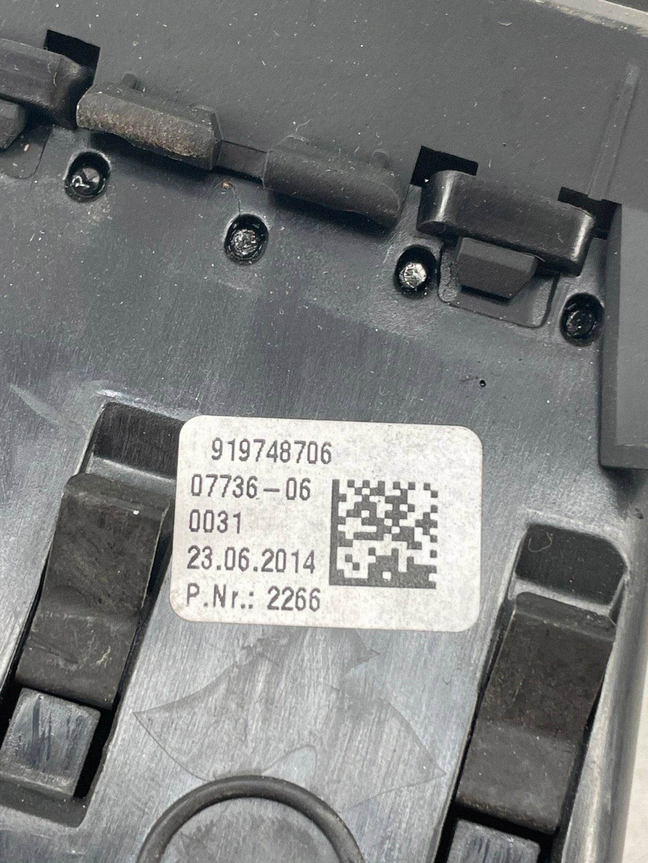 Seitliche Lüftungsdüse BMW 6er F12 F13 OEM 919748706 image 8
