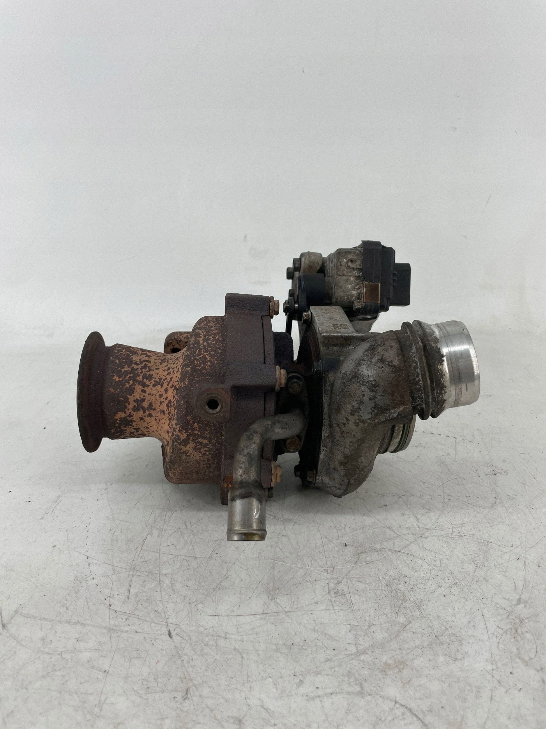 Turboahdin 2.0D 184hv N47 N47D20C BMW F30 F10 49335-00635