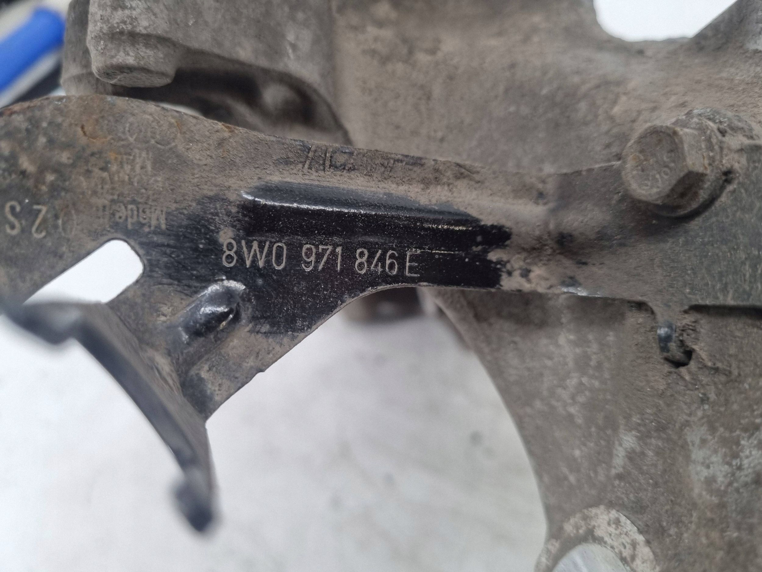 Cubo rueda trasera Audi A5 2017 OE 8W0505432Q image 9
