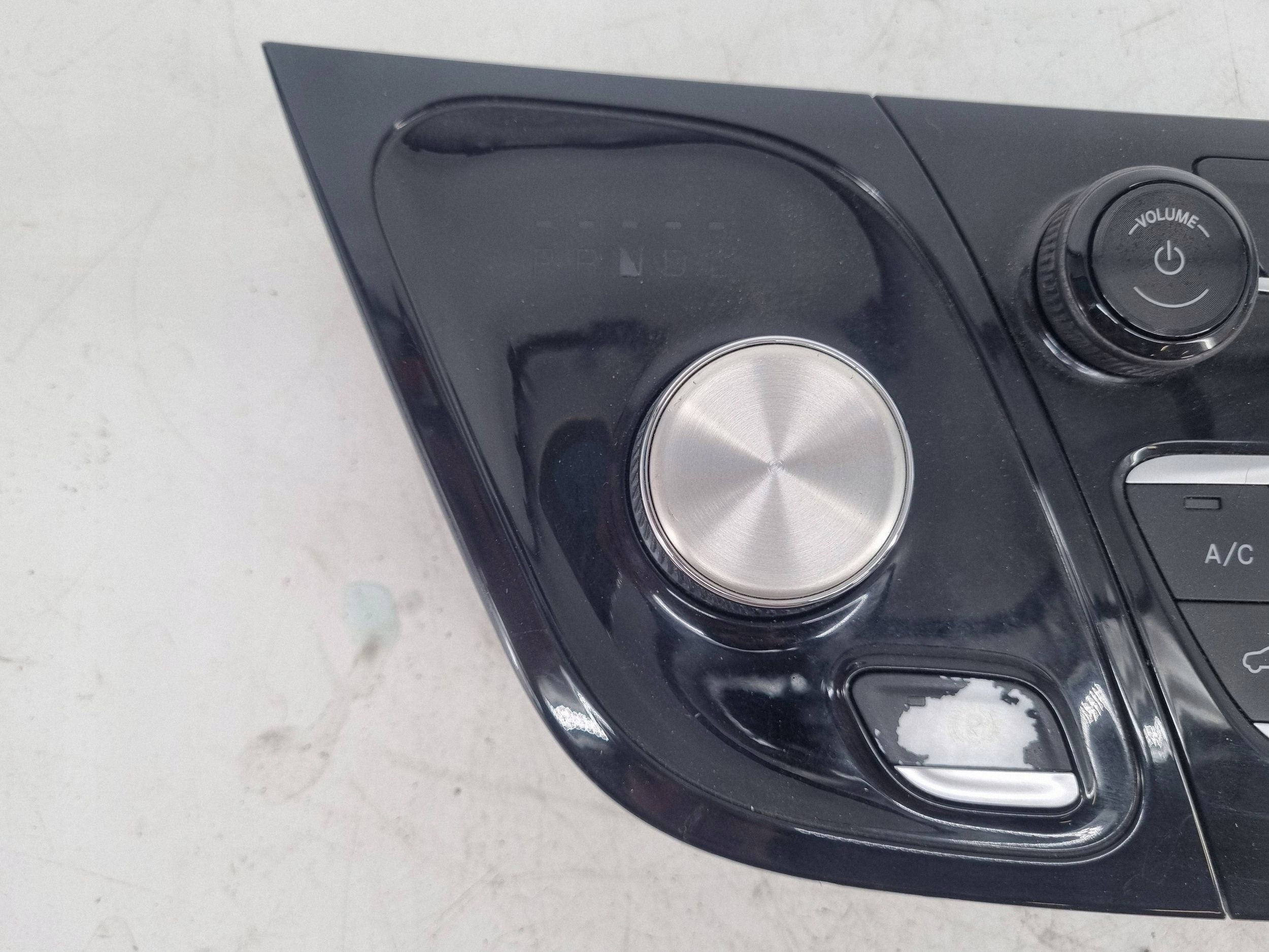 Panel de climatización Chrysler Pacifica 2018 P6EV471X8AB