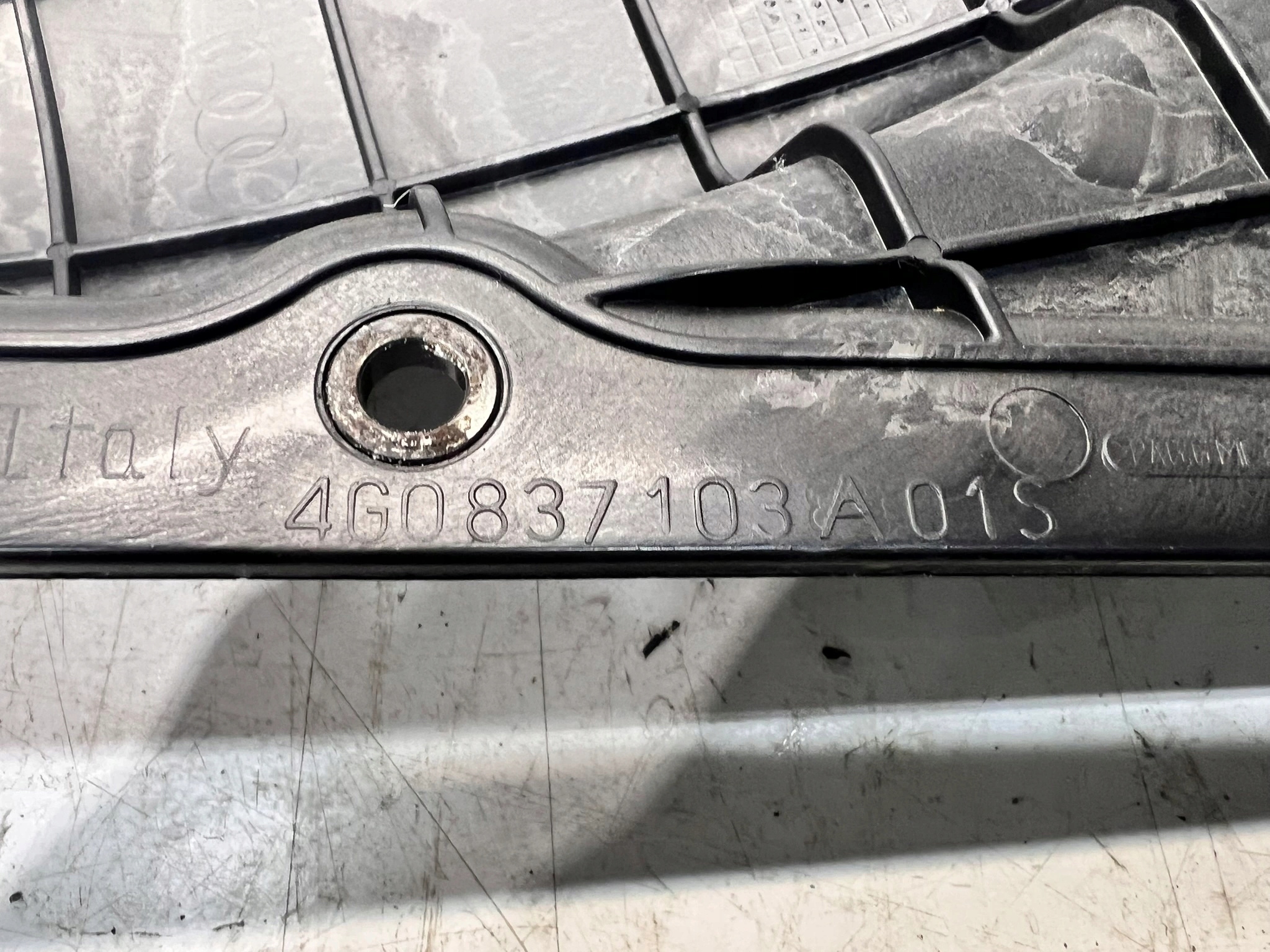 Bevestiging luidsprekerhouder links Audi A6 4G0837103A image 6